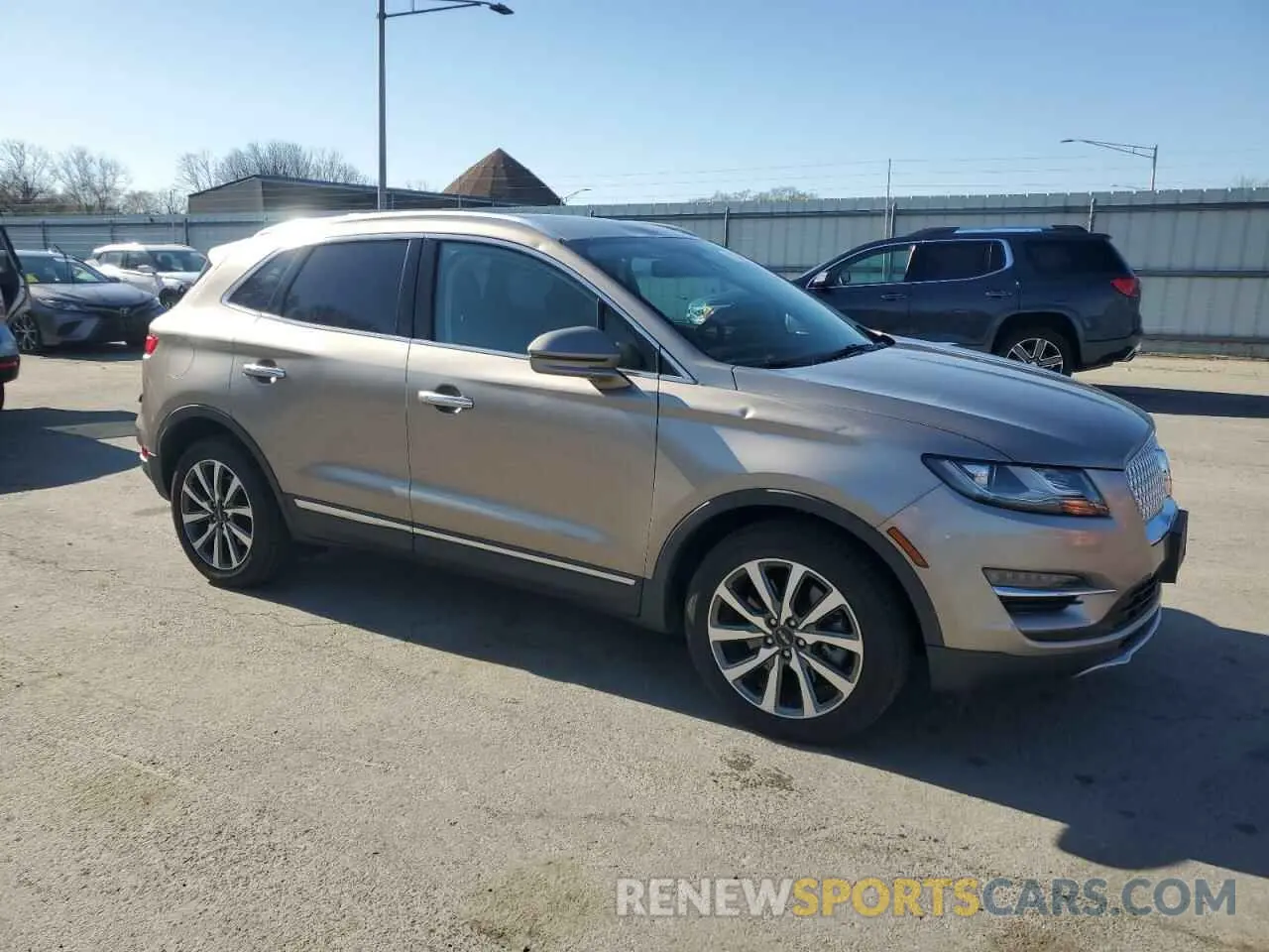 4 Фотография поврежденного автомобиля 5LMTJ3DH4KUL42308 LINCOLN MKC 2019
