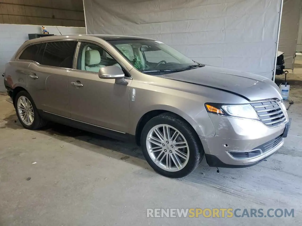 4 Фотография поврежденного автомобиля 2LMHJ5AT0KBL03982 LINCOLN MKT 2019