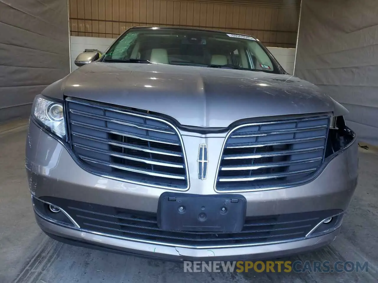 5 Фотография поврежденного автомобиля 2LMHJ5AT0KBL03982 LINCOLN MKT 2019