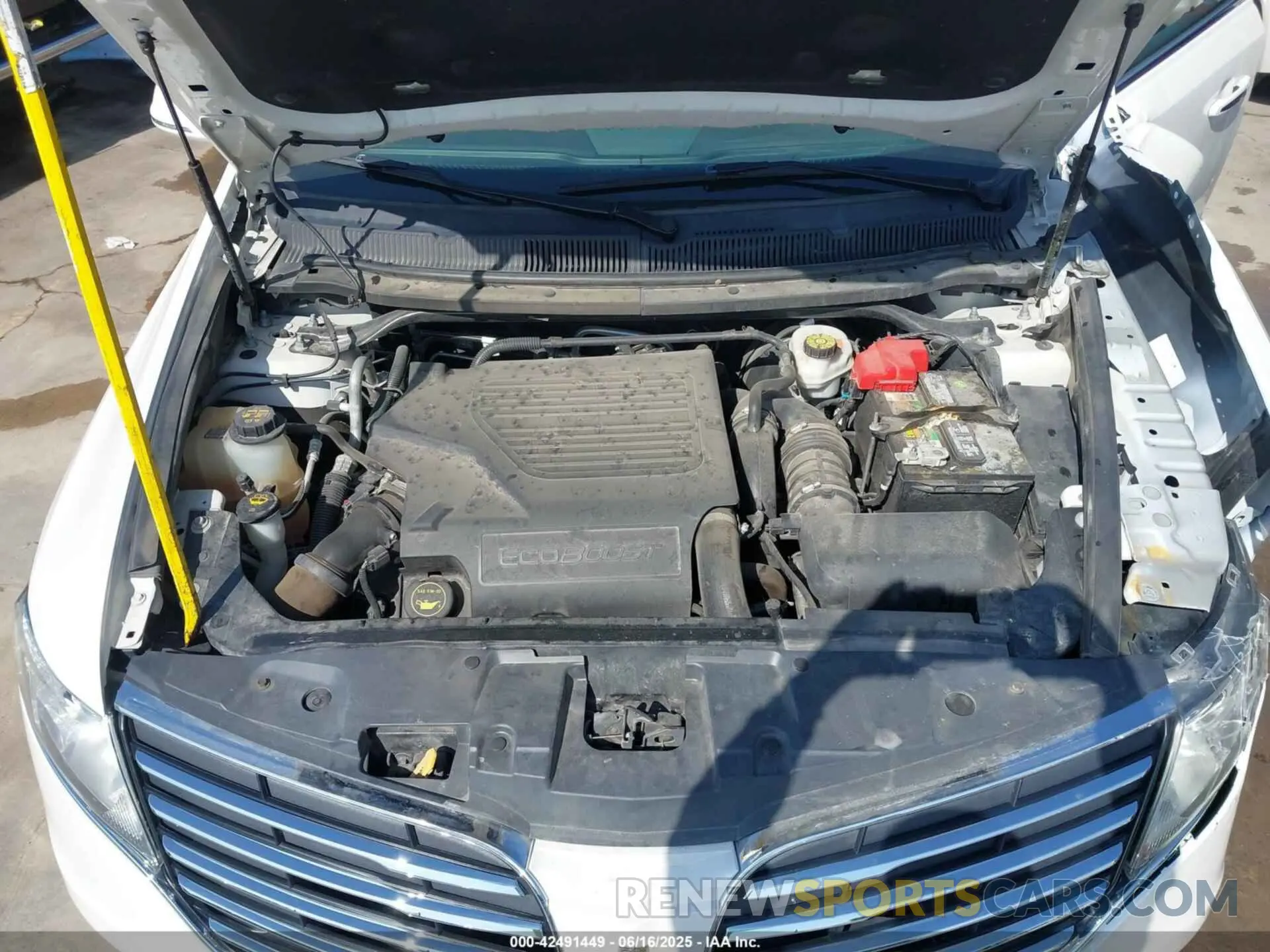 10 Photograph of a damaged car 2LMHJ5AT1KBL03571 LINCOLN MKT 2019