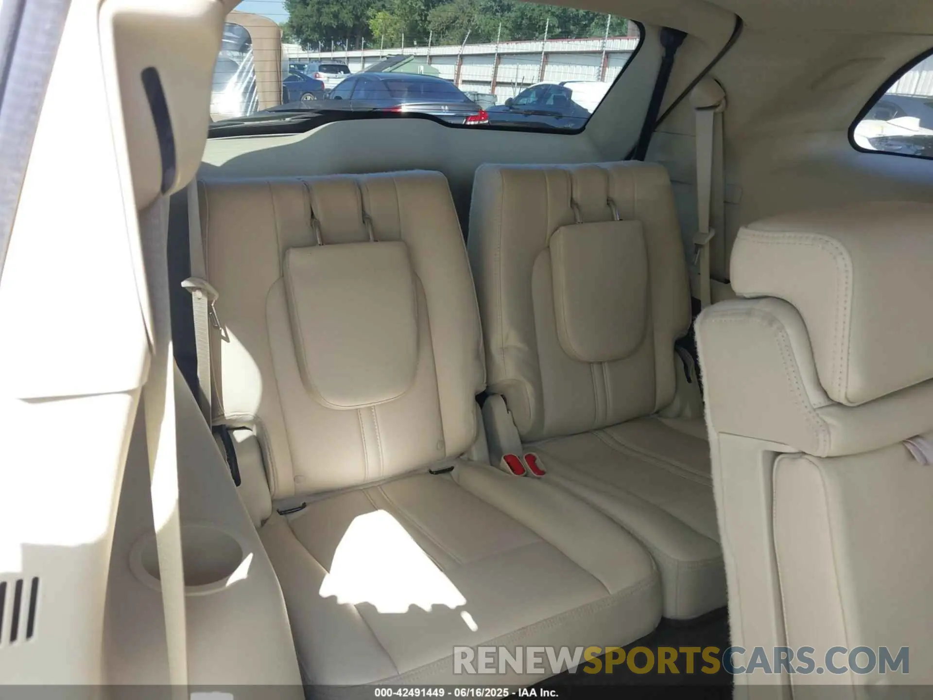 18 Photograph of a damaged car 2LMHJ5AT1KBL03571 LINCOLN MKT 2019