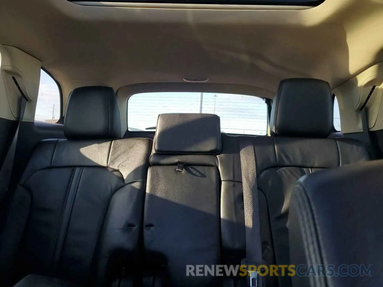 10 Photograph of a damaged car 2LMHJ5AT5KBL03170 LINCOLN MKT 2019