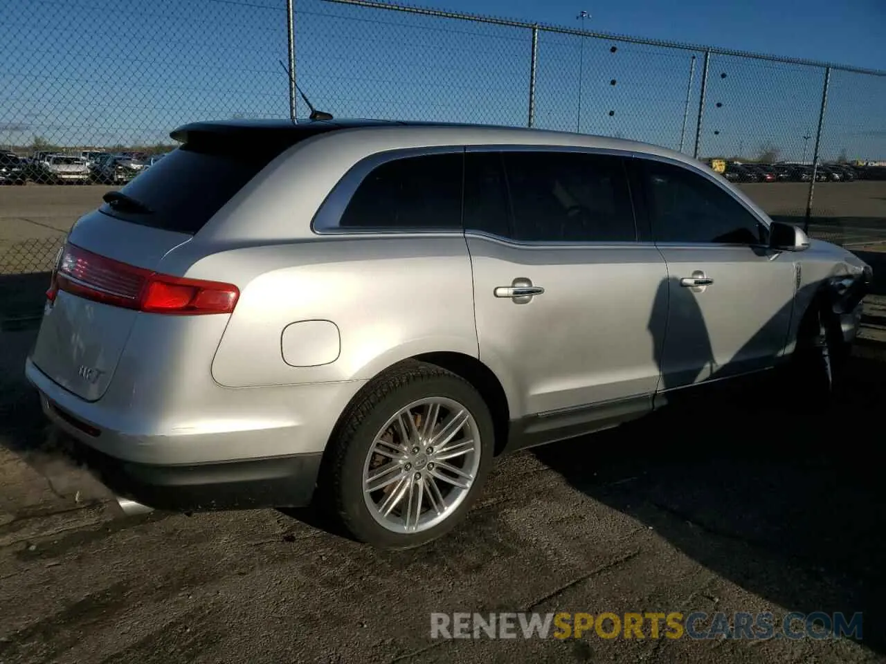 3 Photograph of a damaged car 2LMHJ5AT5KBL03170 LINCOLN MKT 2019