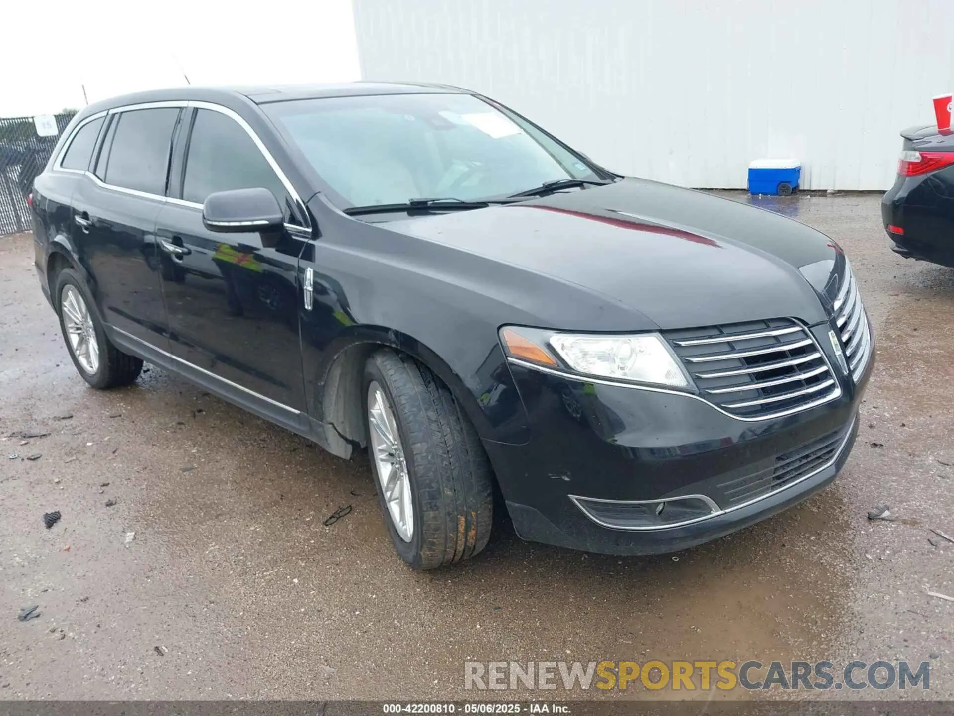 1 Photograph of a damaged car 2LMHJ5AT9KBL00224 LINCOLN MKT 2019