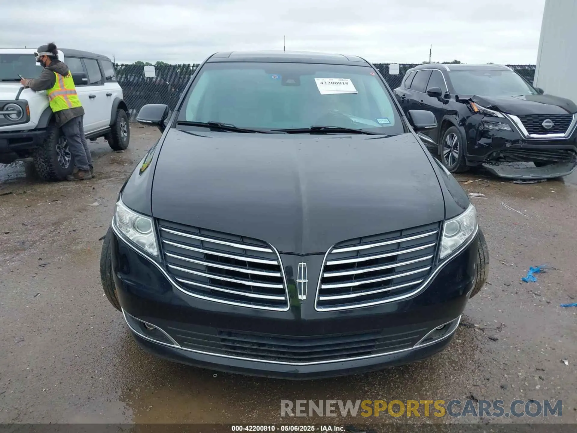 12 Photograph of a damaged car 2LMHJ5AT9KBL00224 LINCOLN MKT 2019
