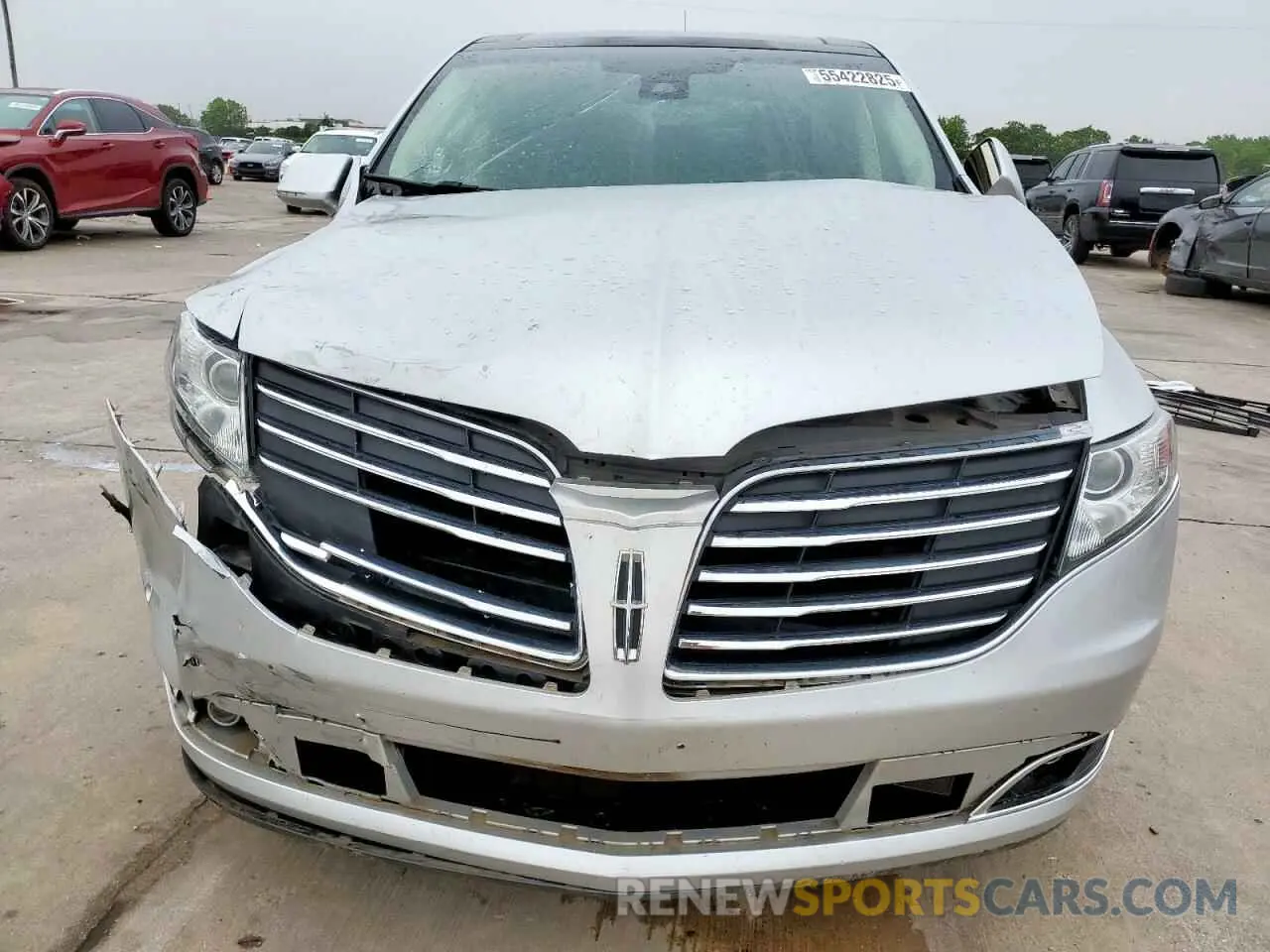 5 Photograph of a damaged car 2LMHJ5AT9KBL02765 LINCOLN MKT 2019