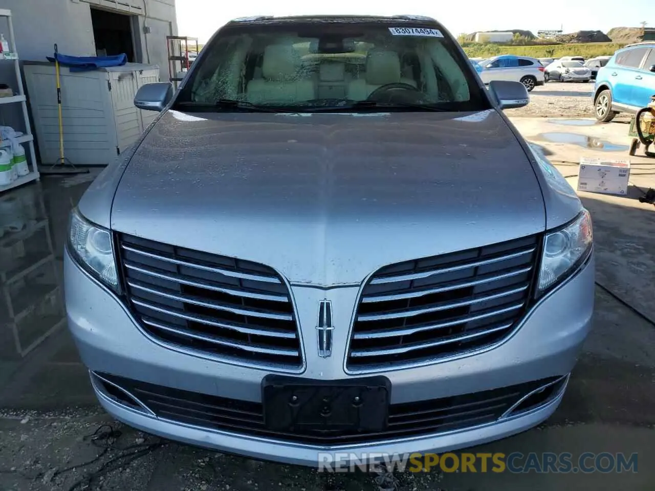 5 Photograph of a damaged car 2LMHJ5ATXKBL04167 LINCOLN MKT 2019