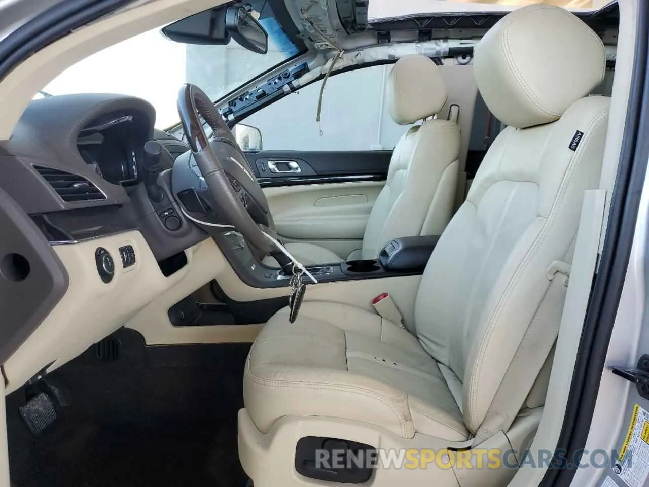 7 Photograph of a damaged car 2LMHJ5ATXKBL04167 LINCOLN MKT 2019