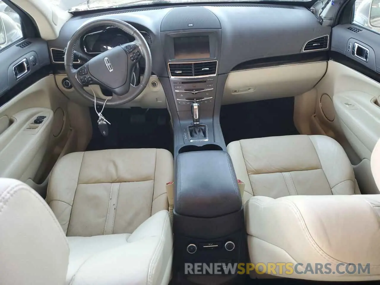 8 Photograph of a damaged car 2LMHJ5ATXKBL04167 LINCOLN MKT 2019