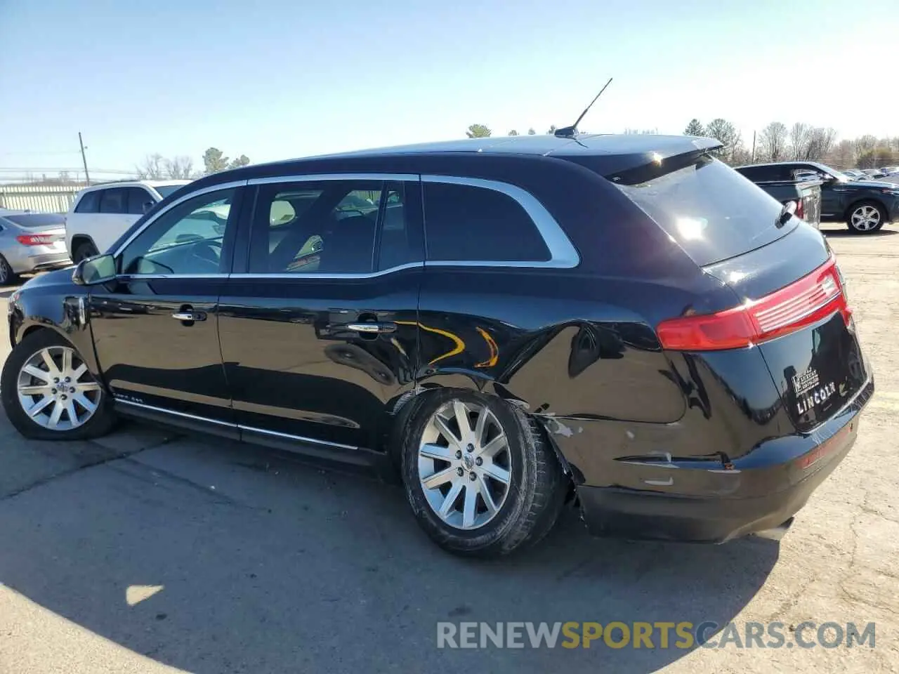 2 Фотография поврежденного автомобиля 2LMHJ5NK3KBL04402 LINCOLN MKT 2019