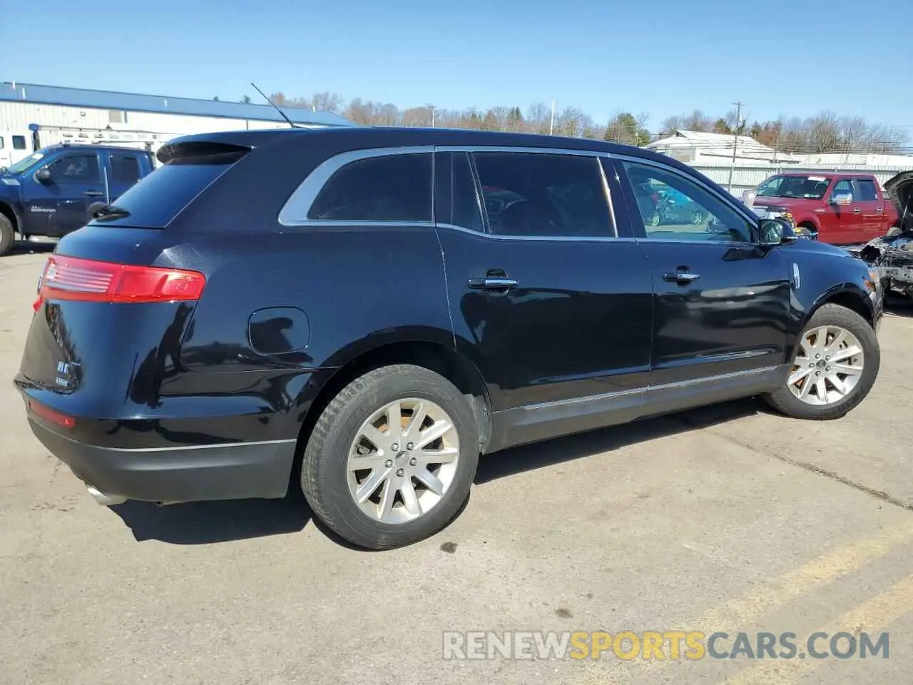 3 Фотография поврежденного автомобиля 2LMHJ5NK3KBL04402 LINCOLN MKT 2019