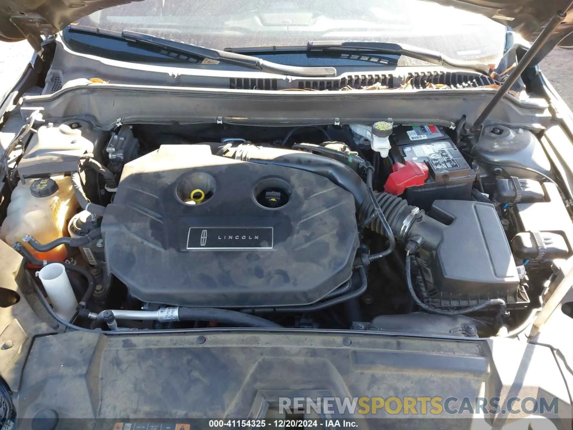 10 Photograph of a damaged car 3LN6L5A91KR618759 LINCOLN MKZ 2019