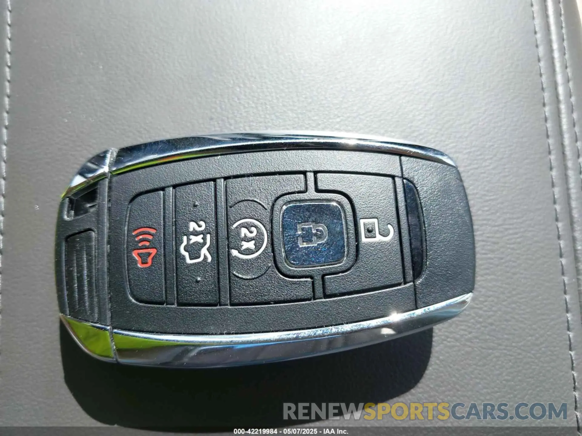 11 Photograph of a damaged car 3LN6L5B92KR604125 LINCOLN MKZ 2019