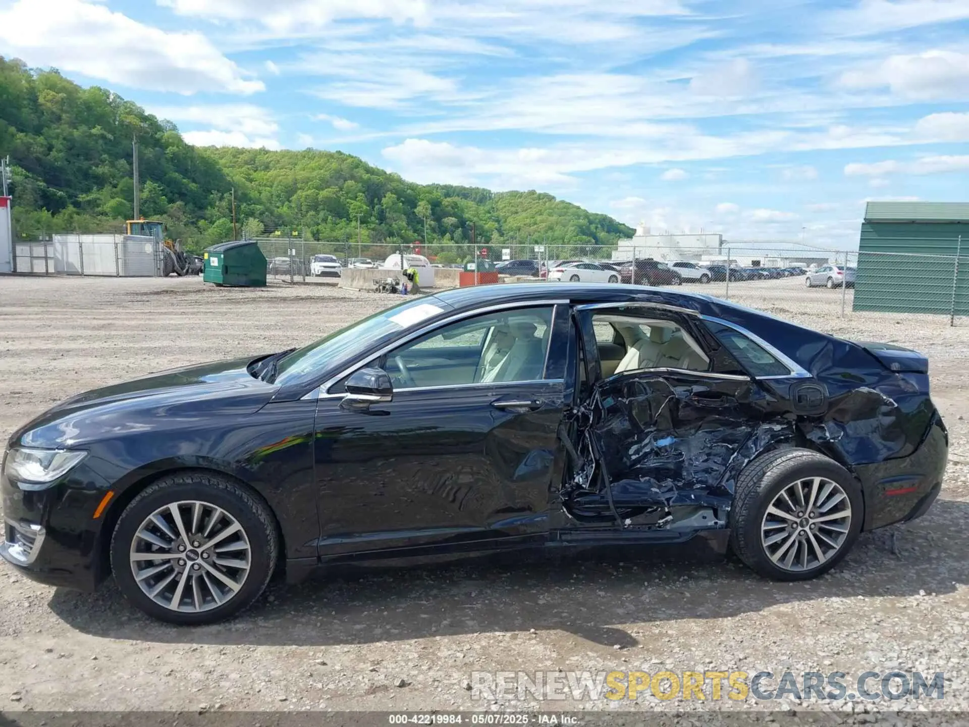 14 Photograph of a damaged car 3LN6L5B92KR604125 LINCOLN MKZ 2019