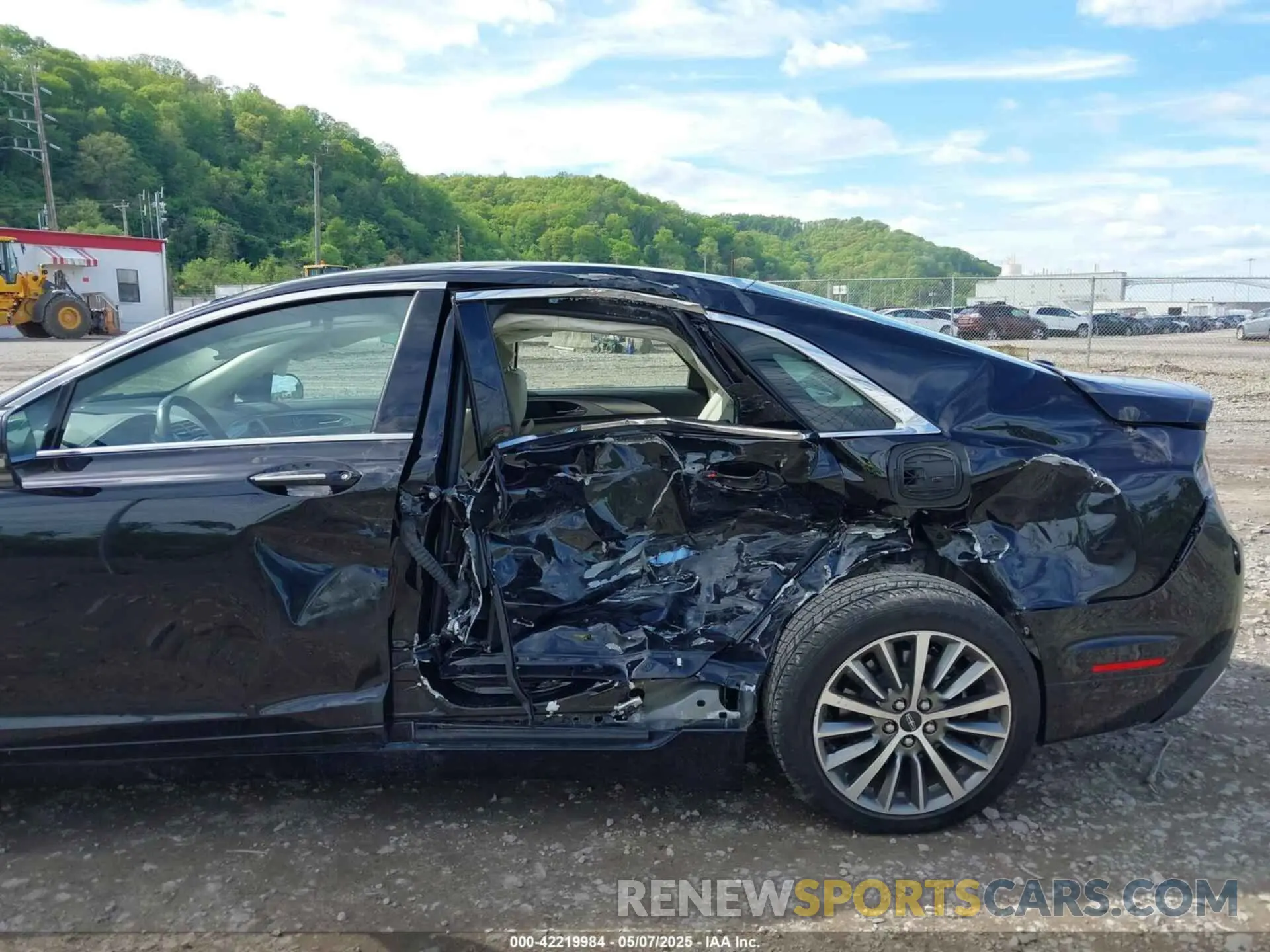 6 Photograph of a damaged car 3LN6L5B92KR604125 LINCOLN MKZ 2019