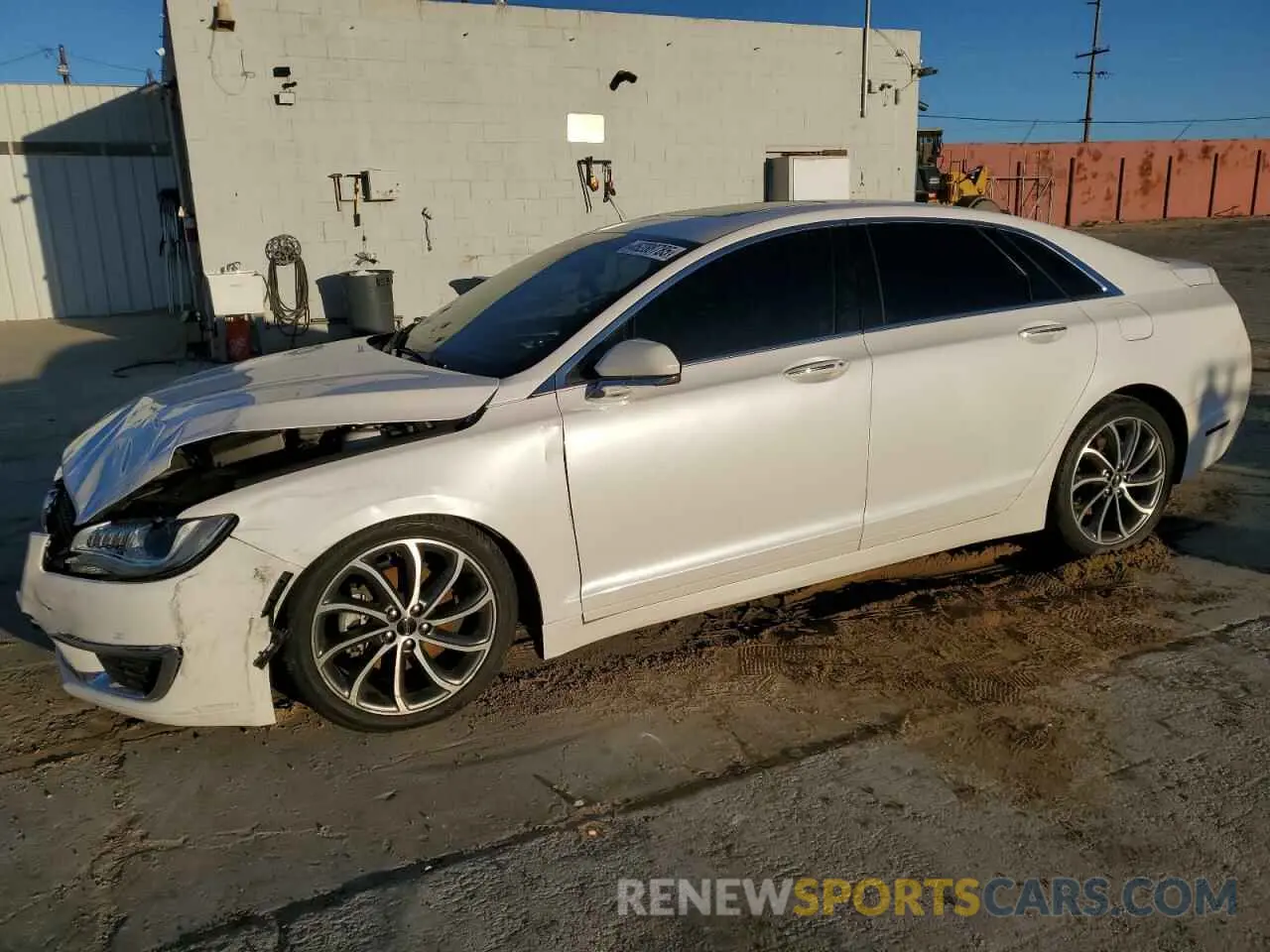 1 Фотография поврежденного автомобиля 3LN6L5C95KR602349 LINCOLN MKZ 2019