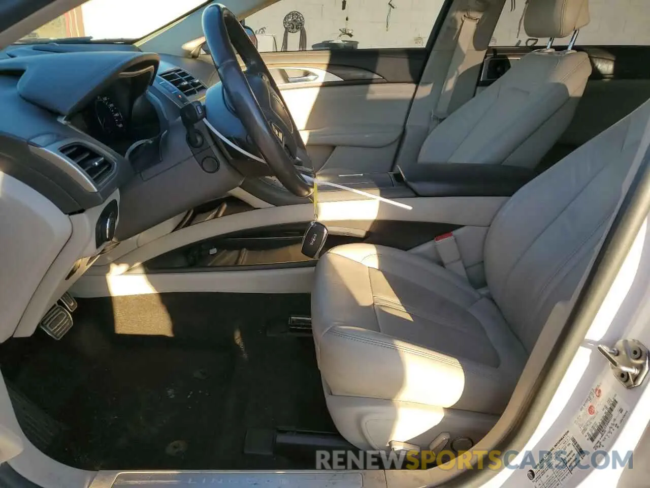 7 Фотография поврежденного автомобиля 3LN6L5C95KR602349 LINCOLN MKZ 2019