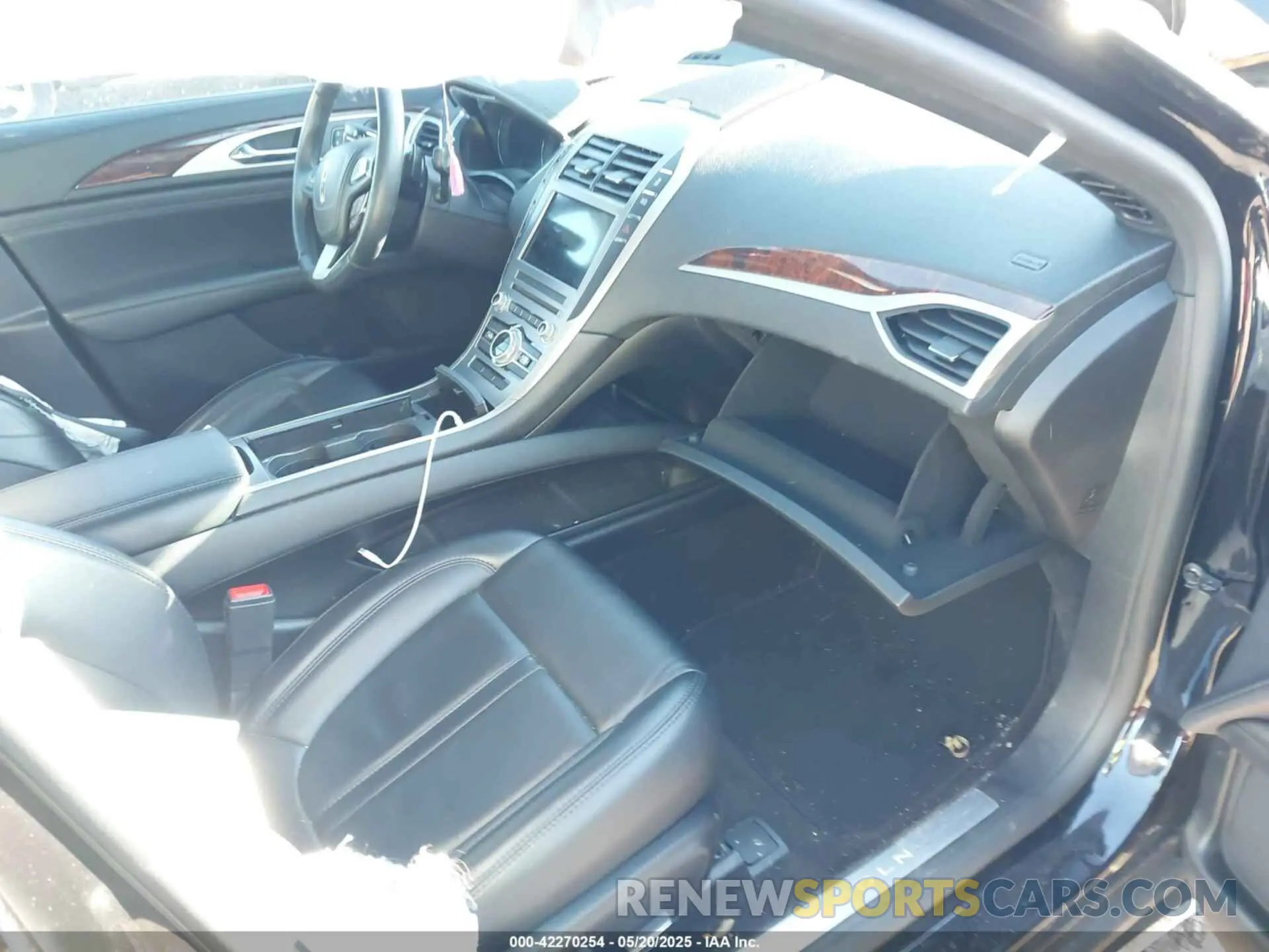 5 Фотография поврежденного автомобиля 3LN6L5D90KR624466 LINCOLN MKZ 2019