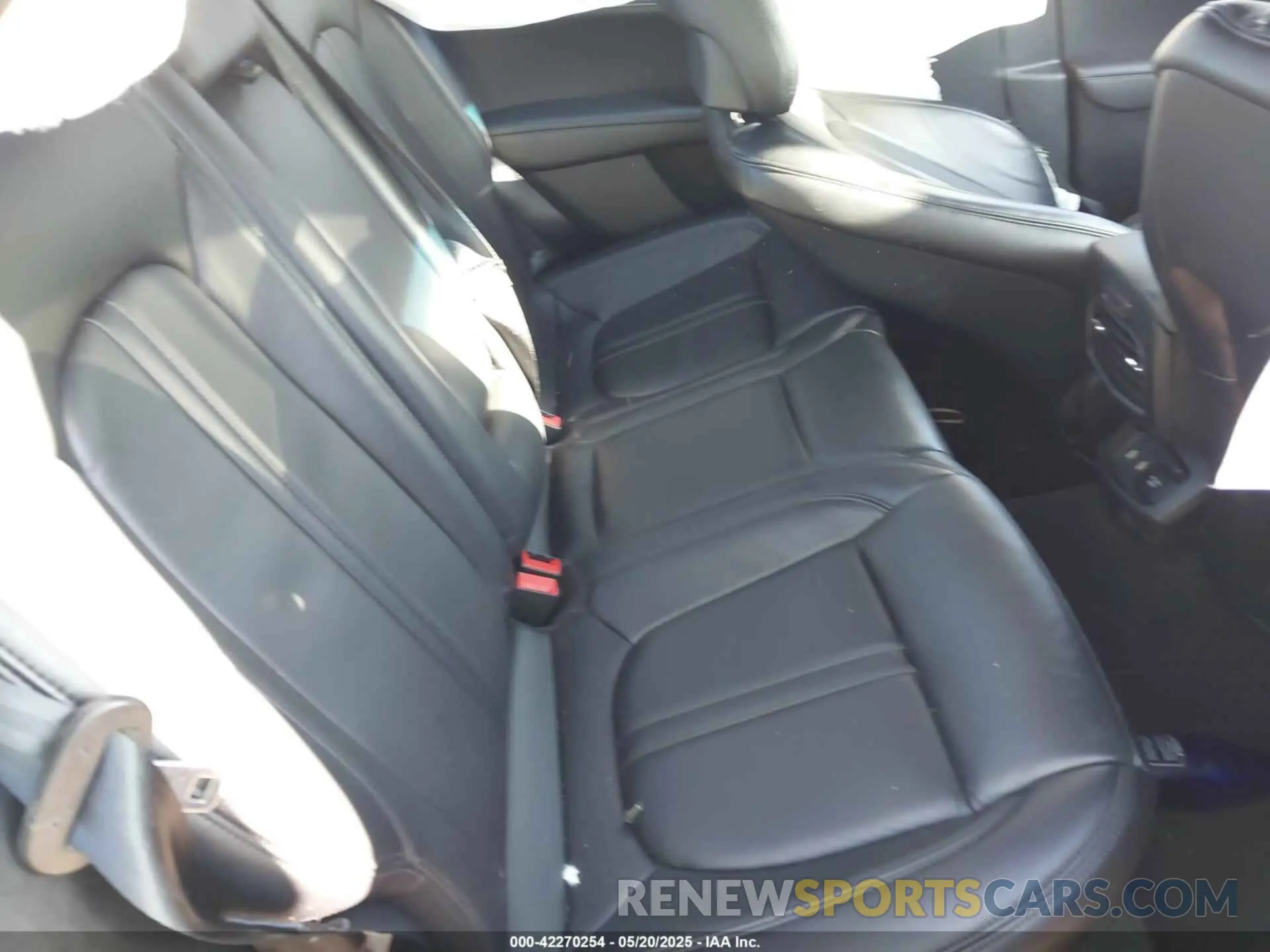 8 Фотография поврежденного автомобиля 3LN6L5D90KR624466 LINCOLN MKZ 2019
