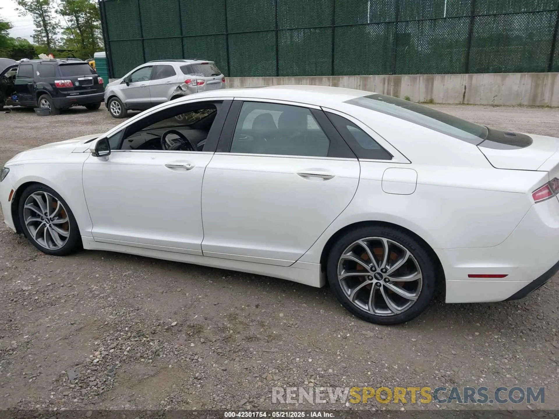 14 Photograph of a damaged car 3LN6L5D91KR606901 LINCOLN MKZ 2019