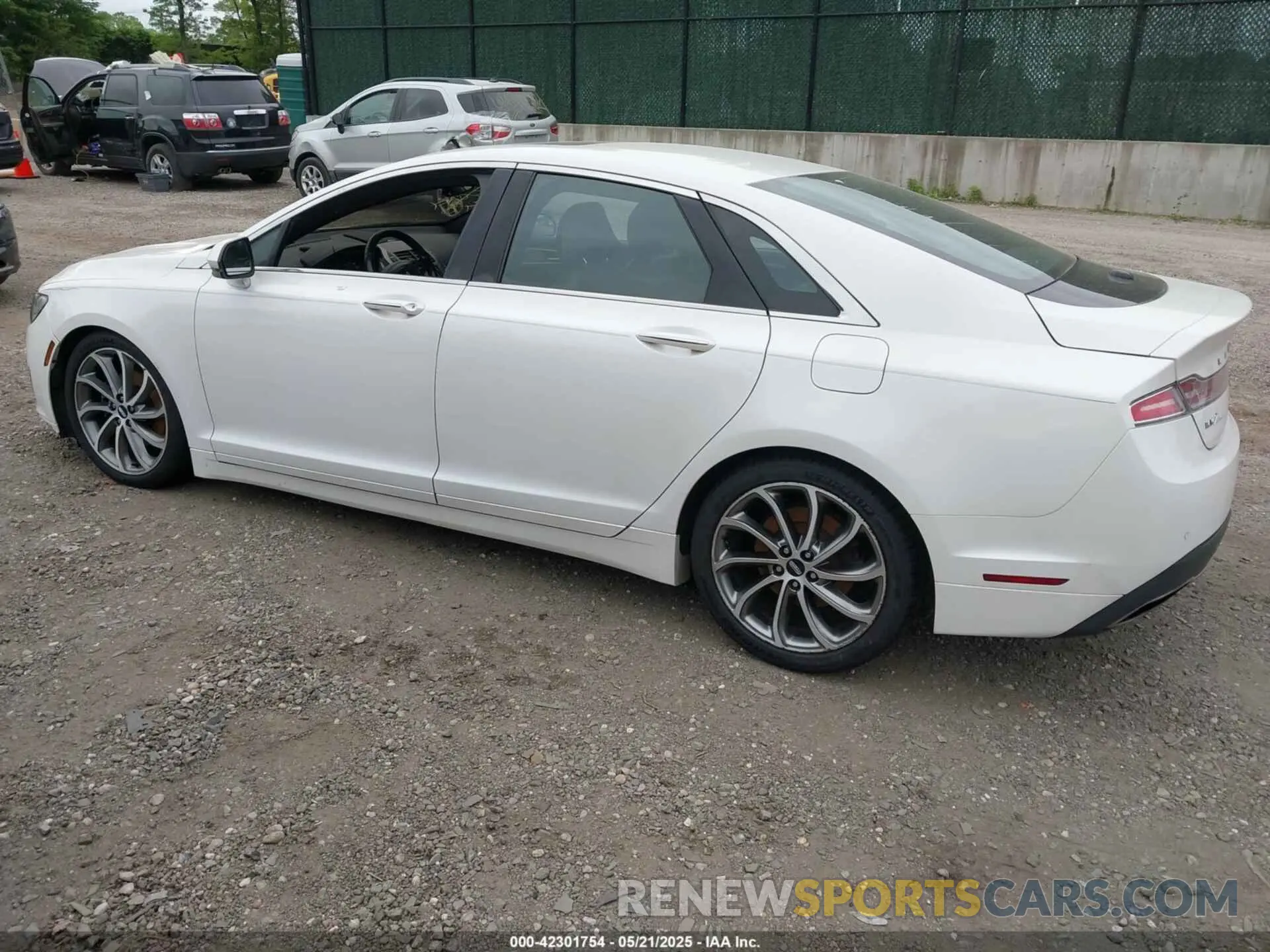 3 Photograph of a damaged car 3LN6L5D91KR606901 LINCOLN MKZ 2019