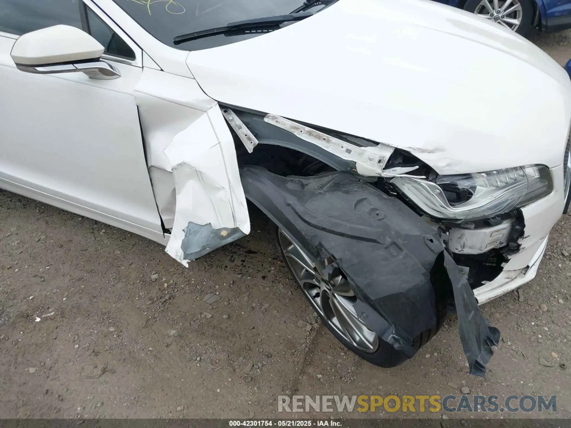 6 Photograph of a damaged car 3LN6L5D91KR606901 LINCOLN MKZ 2019