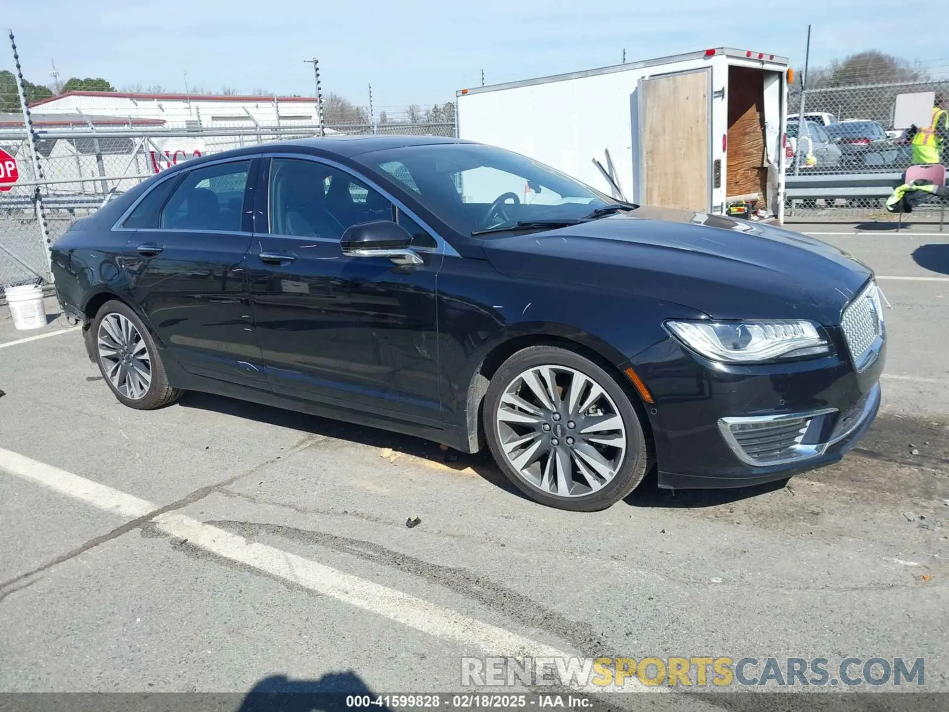 1 Фотография поврежденного автомобиля 3LN6L5E94KR610634 LINCOLN MKZ 2019