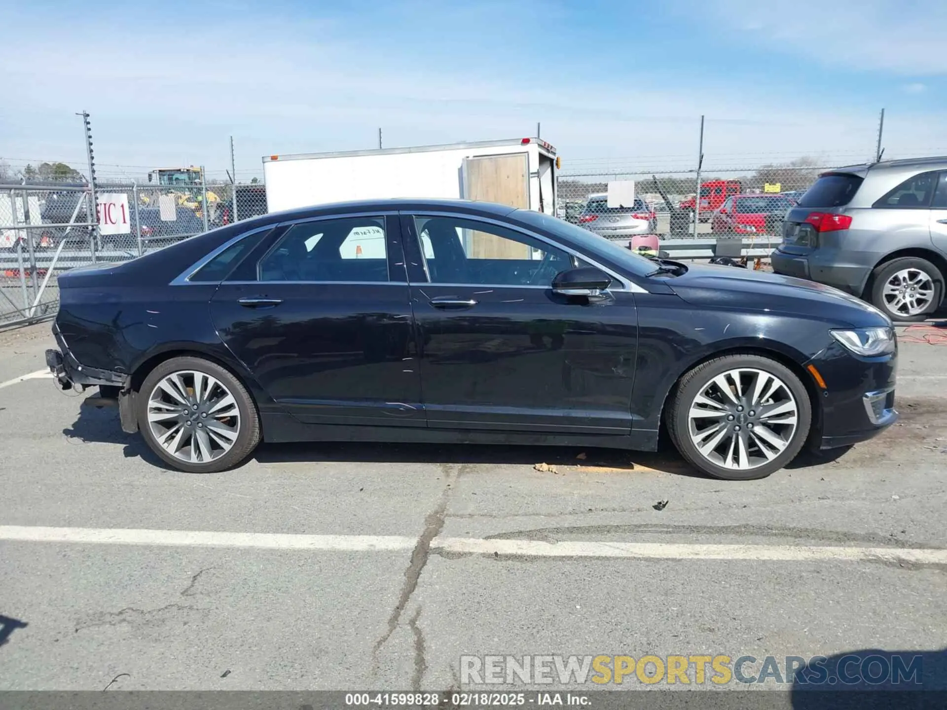 14 Фотография поврежденного автомобиля 3LN6L5E94KR610634 LINCOLN MKZ 2019