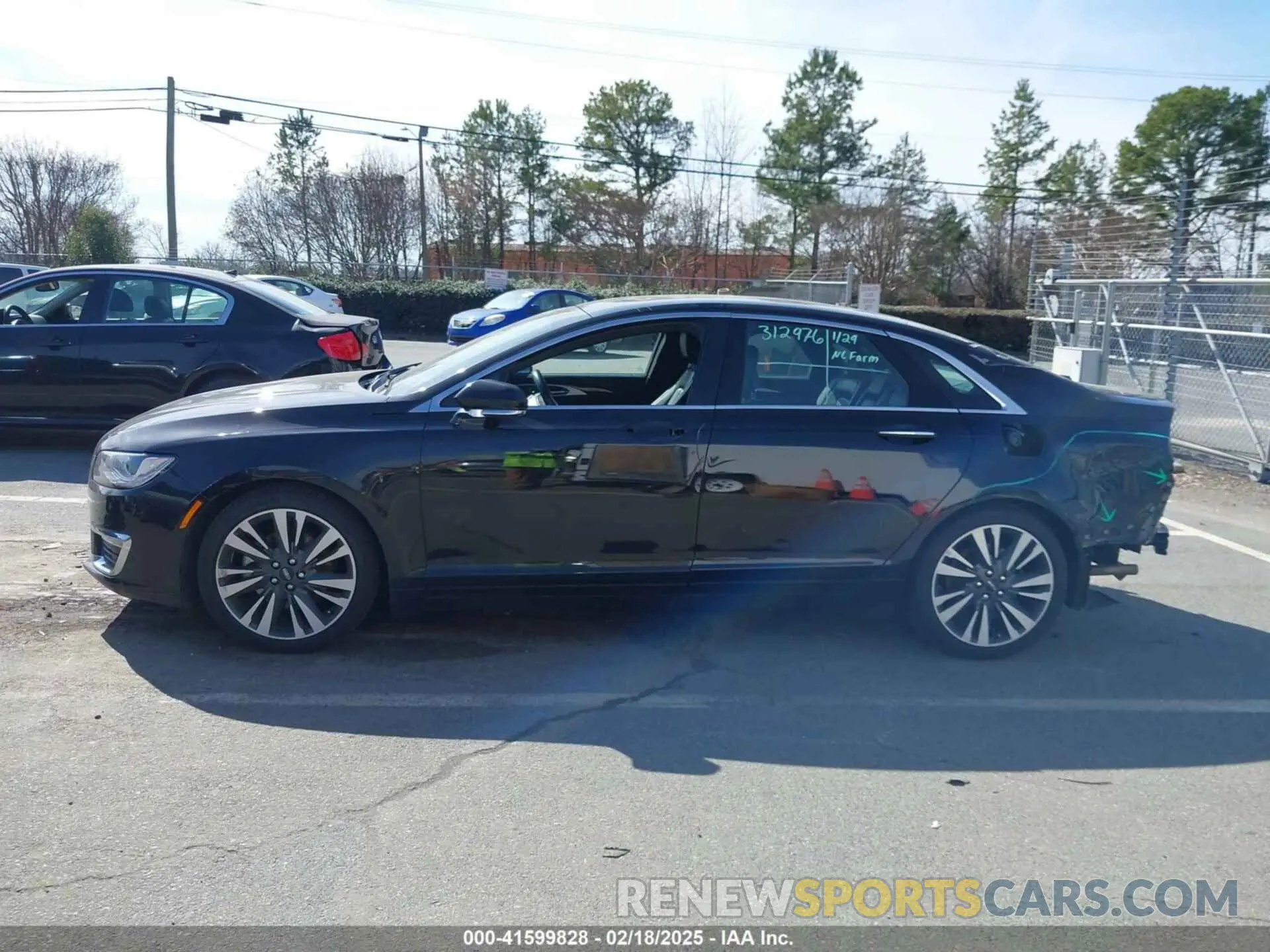 15 Фотография поврежденного автомобиля 3LN6L5E94KR610634 LINCOLN MKZ 2019