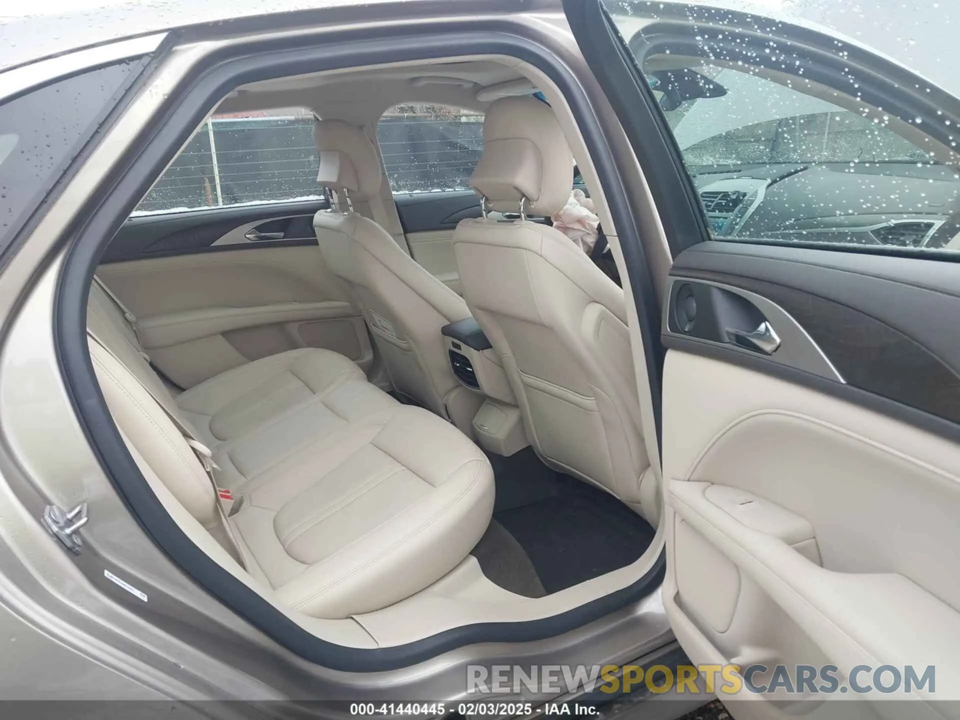 8 Фотография поврежденного автомобиля 3LN6L5F91KR613327 LINCOLN MKZ 2019