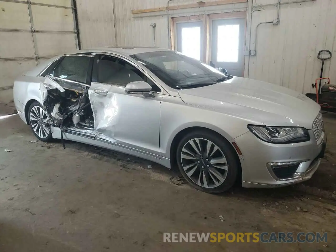4 Фотография поврежденного автомобиля 3LN6L5F94KR628842 LINCOLN MKZ 2019