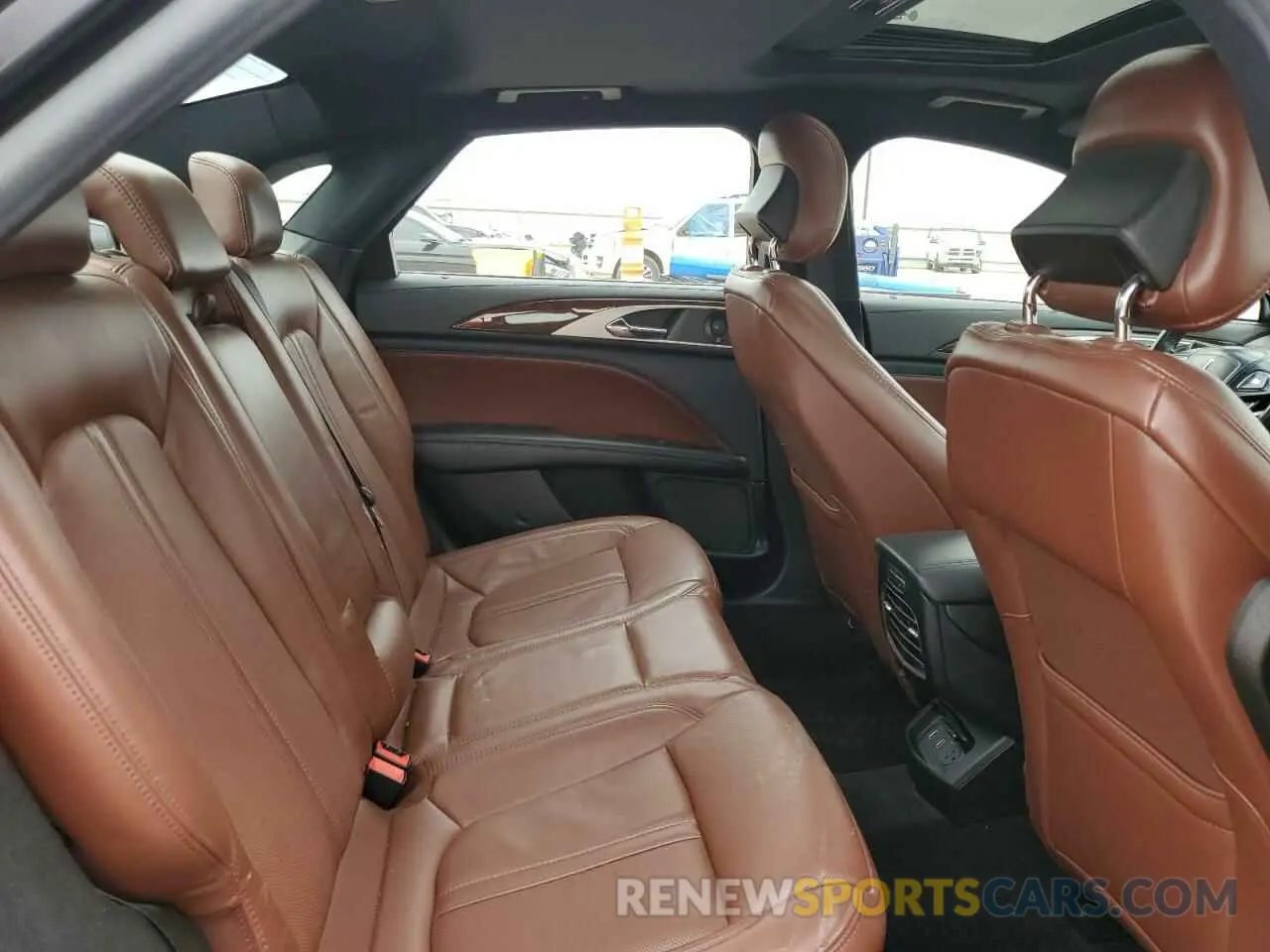 10 Photograph of a damaged car 3LN6L5FC1KR623464 LINCOLN MKZ 2019