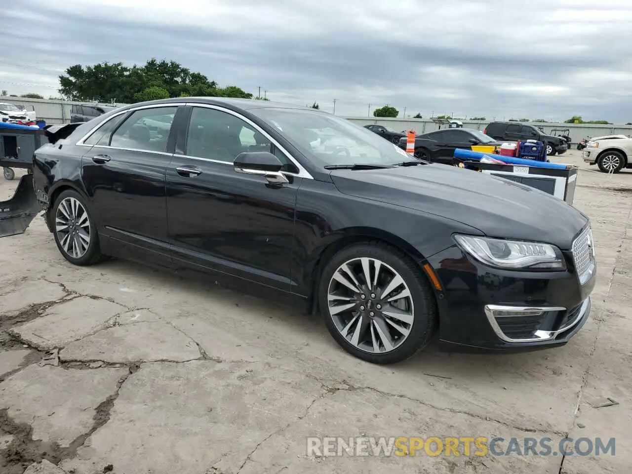 4 Photograph of a damaged car 3LN6L5FC1KR623464 LINCOLN MKZ 2019