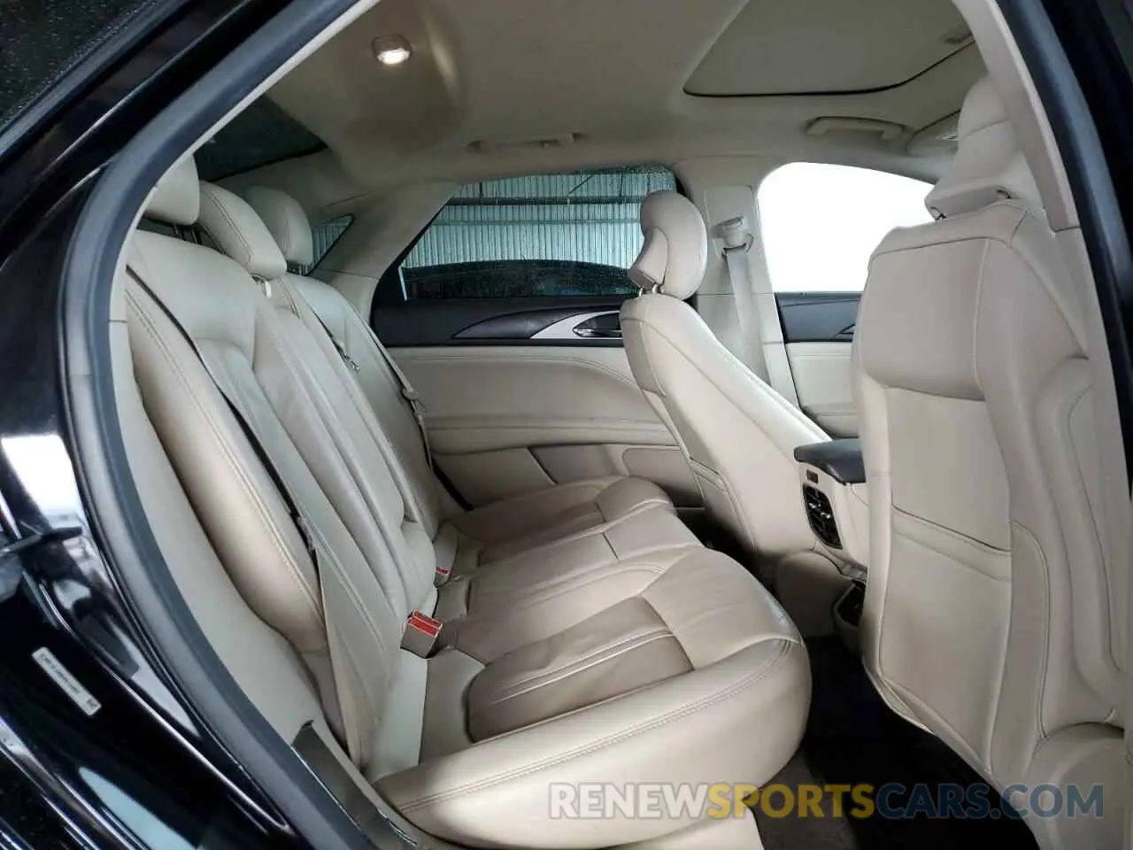10 Фотография поврежденного автомобиля 3LN6L5LU8KR614483 LINCOLN MKZ 2019