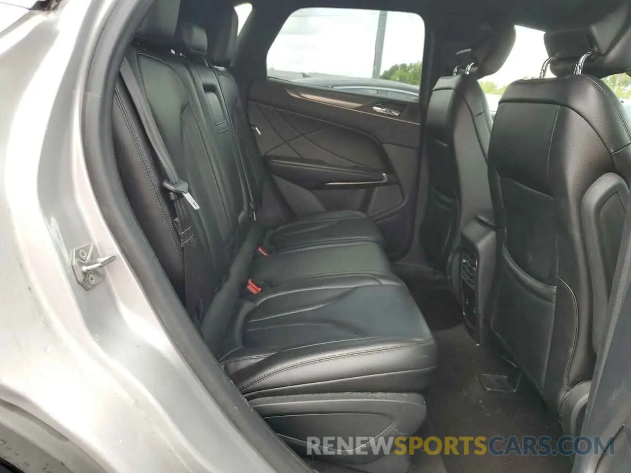 11 Photograph of a damaged car 5LMCJ1C95KUL08943 LINCOLN MKZ 2019