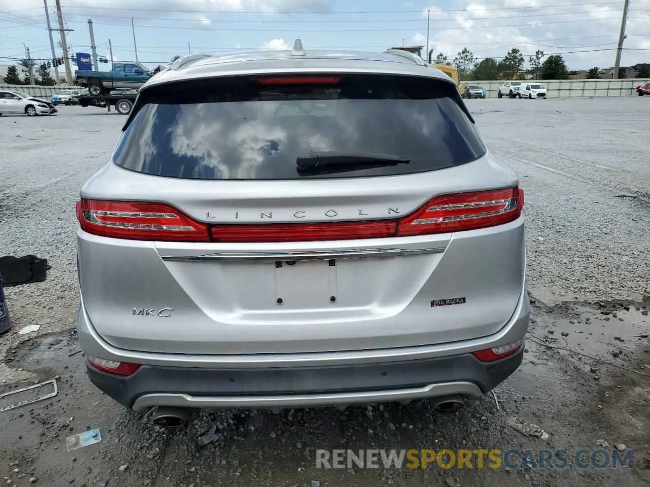 6 Photograph of a damaged car 5LMCJ1C95KUL08943 LINCOLN MKZ 2019