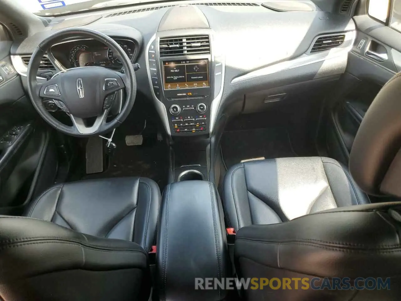 8 Фотография поврежденного автомобиля 5LMCJ1C96KUL12564 LINCOLN MKZ 2019