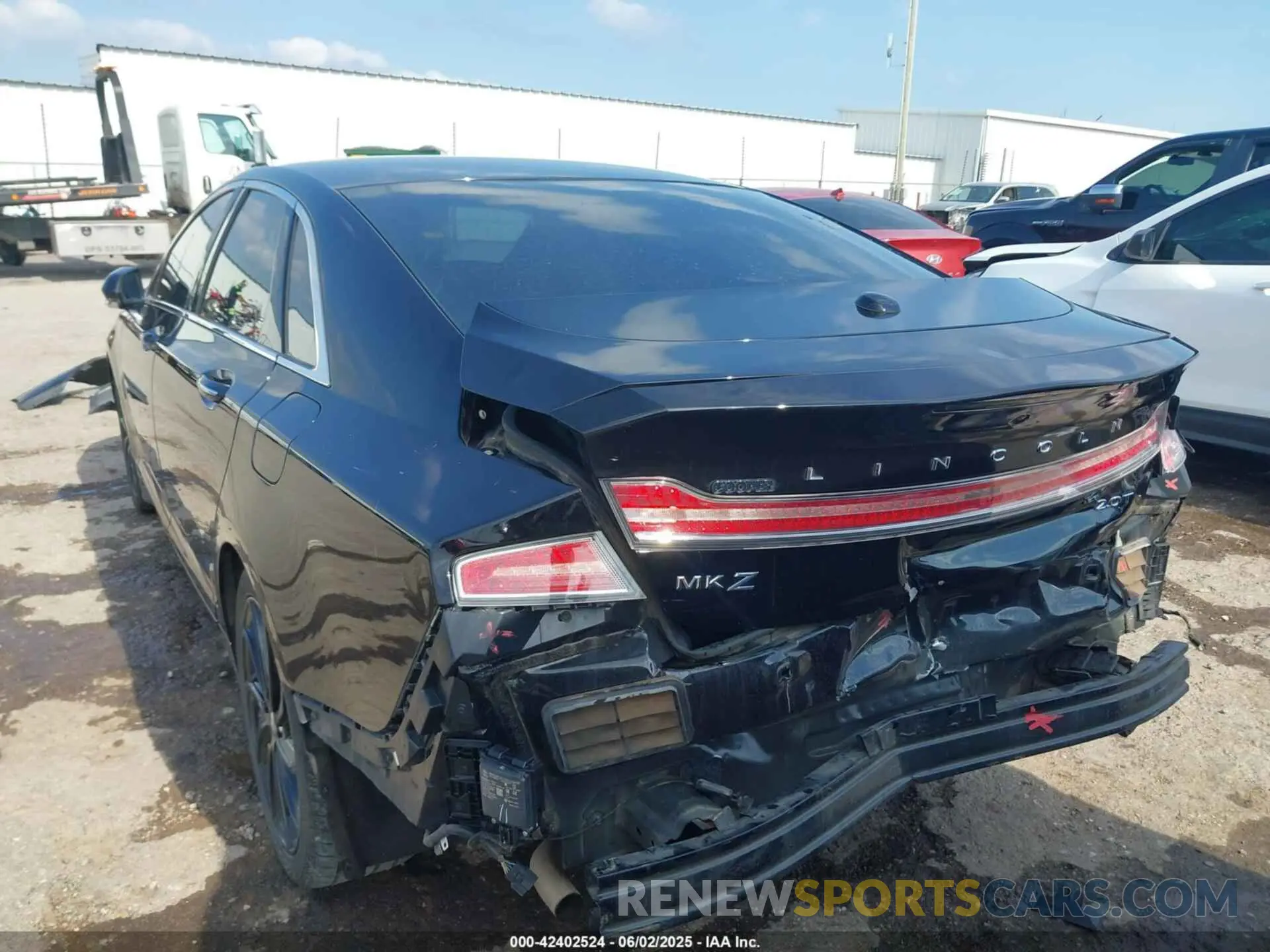 17 Photograph of a damaged car 3LN6L5E92LR609404 LINCOLN MKZ 2020