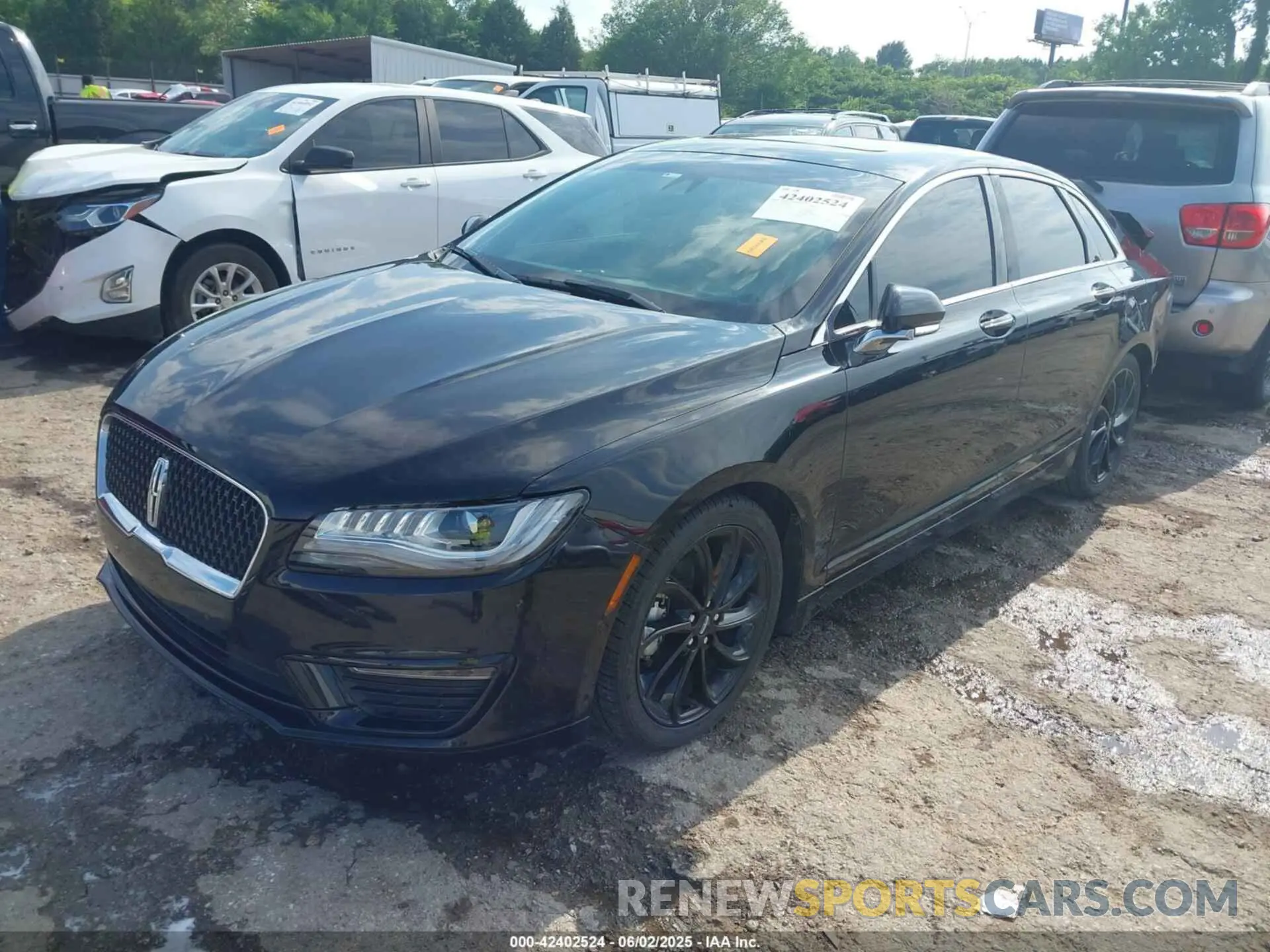 2 Photograph of a damaged car 3LN6L5E92LR609404 LINCOLN MKZ 2020