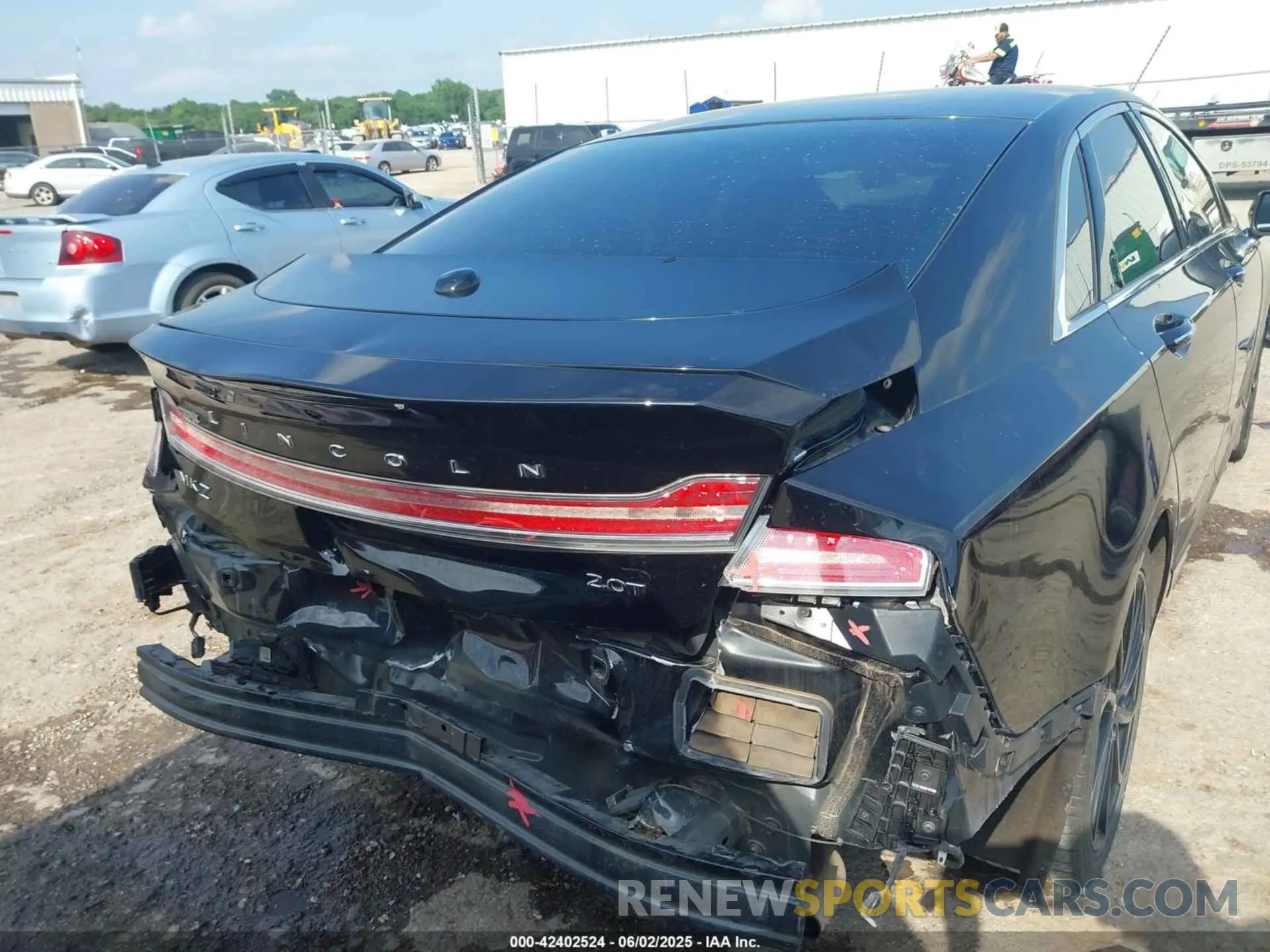6 Photograph of a damaged car 3LN6L5E92LR609404 LINCOLN MKZ 2020
