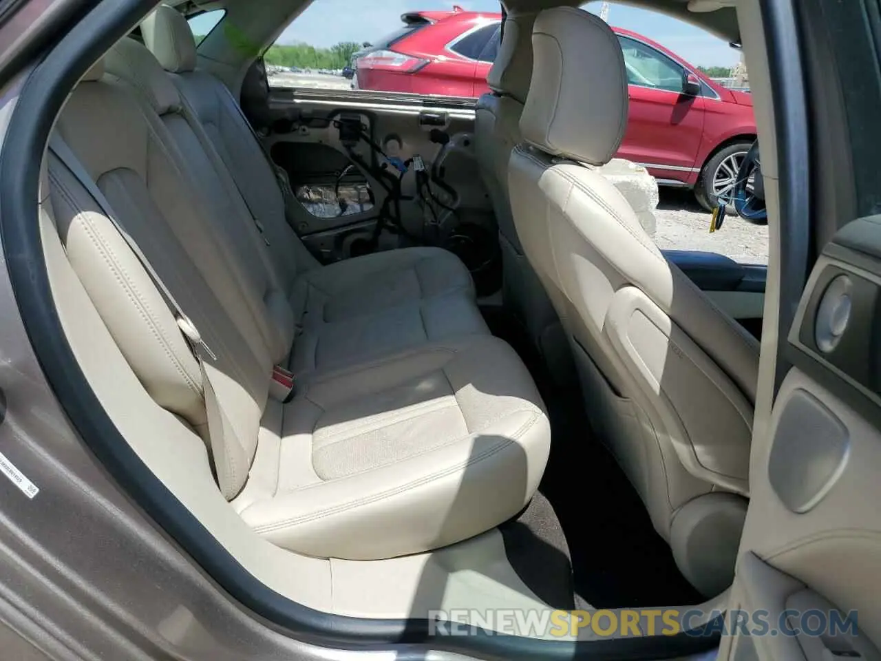10 Photograph of a damaged car 3LN6L5E93LR614529 LINCOLN MKZ 2020