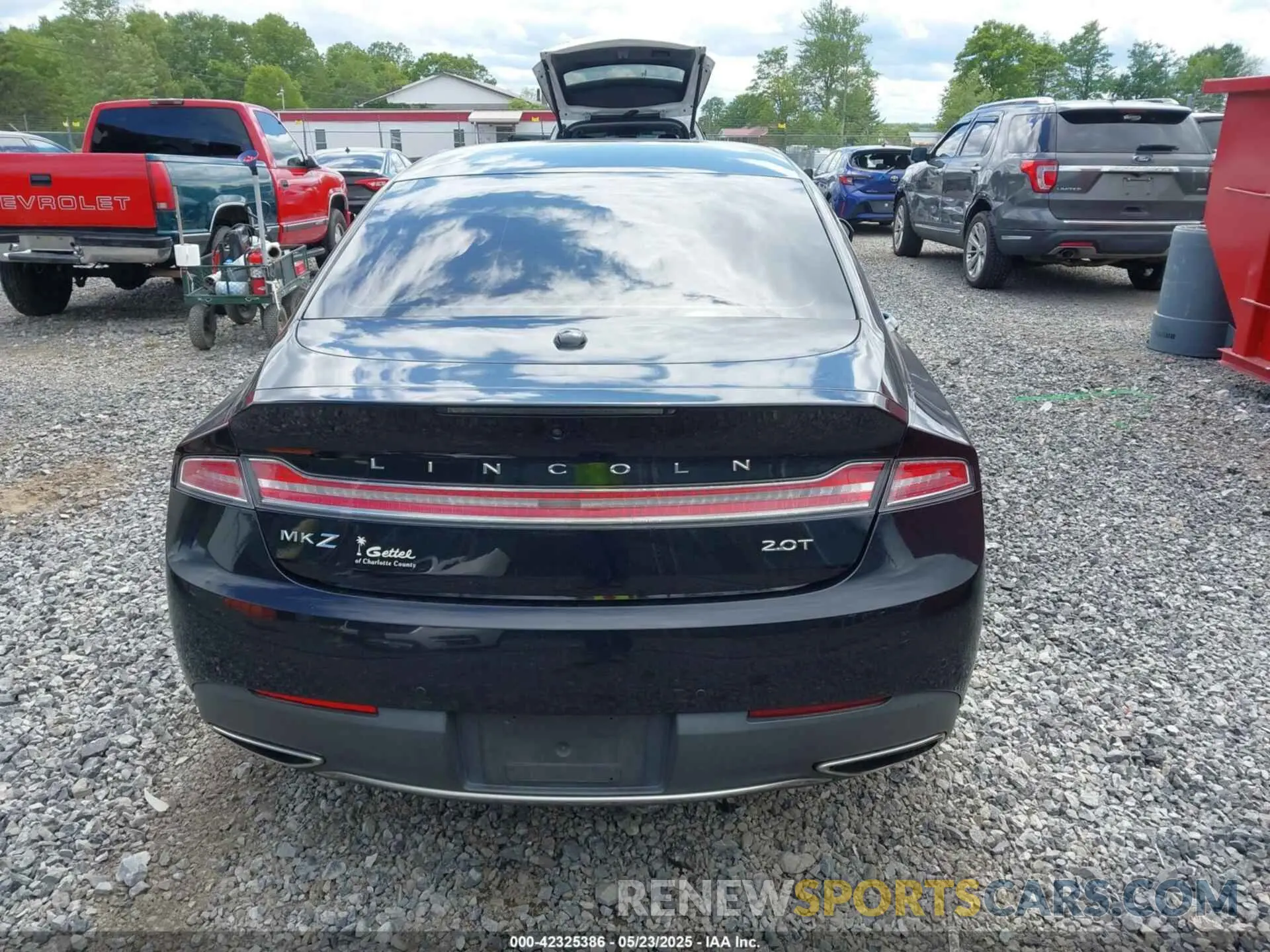 17 Photograph of a damaged car 3LN6L5E94LR602504 LINCOLN MKZ 2020