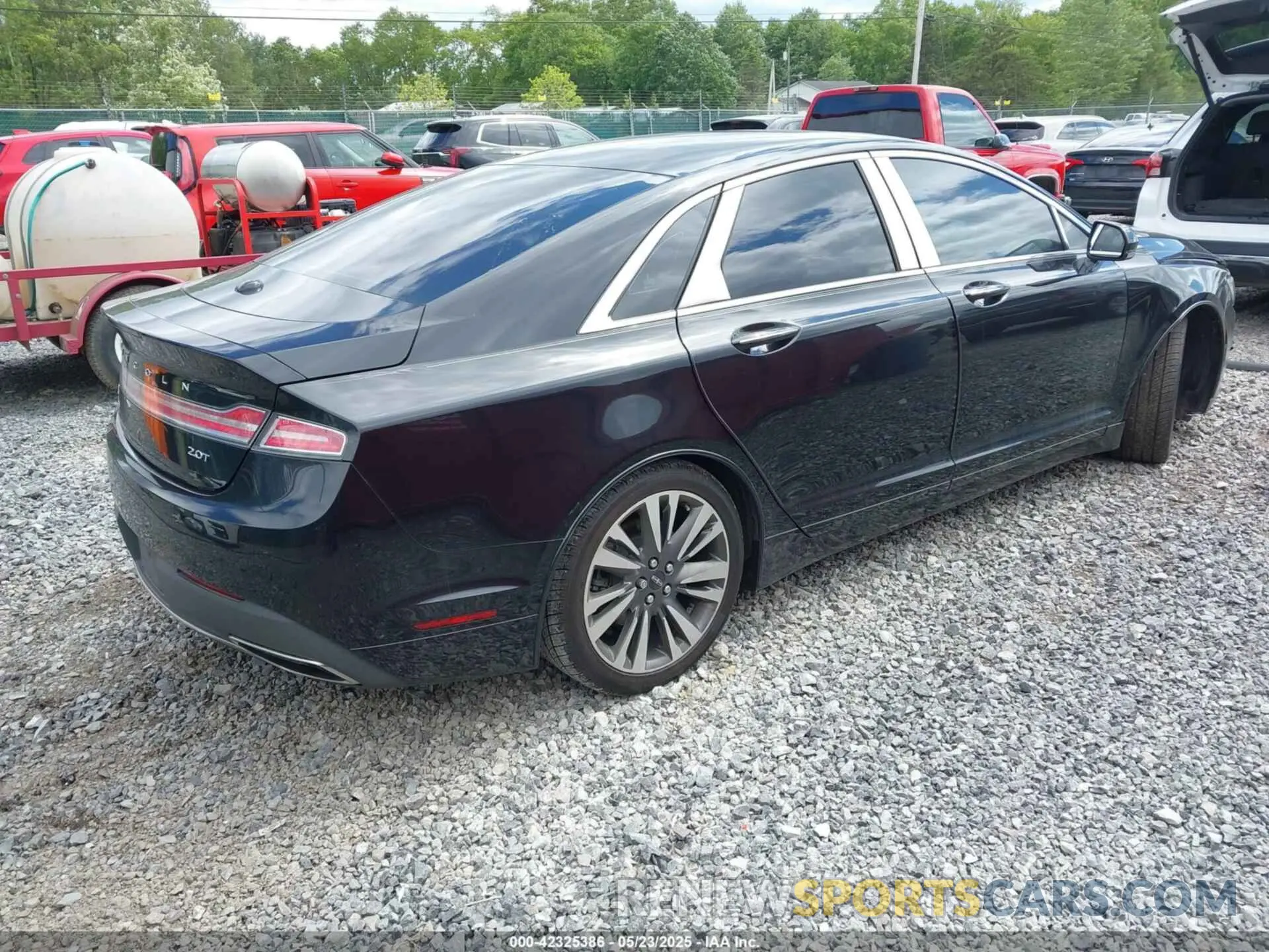4 Photograph of a damaged car 3LN6L5E94LR602504 LINCOLN MKZ 2020