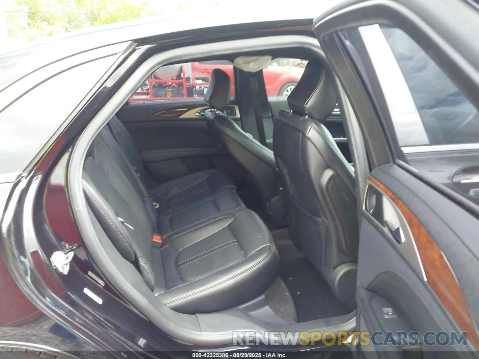 8 Photograph of a damaged car 3LN6L5E94LR602504 LINCOLN MKZ 2020