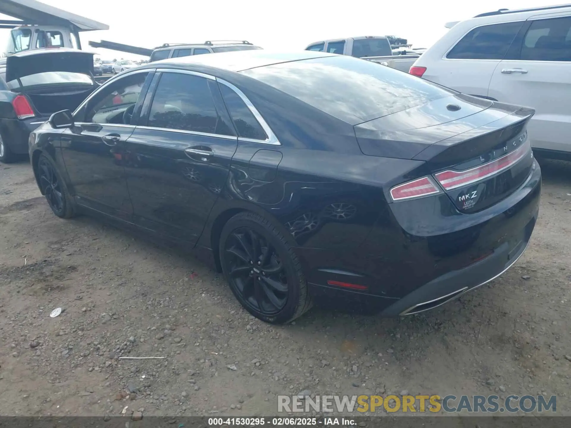 3 Photograph of a damaged car 3LN6L5F96LR608237 LINCOLN MKZ 2020