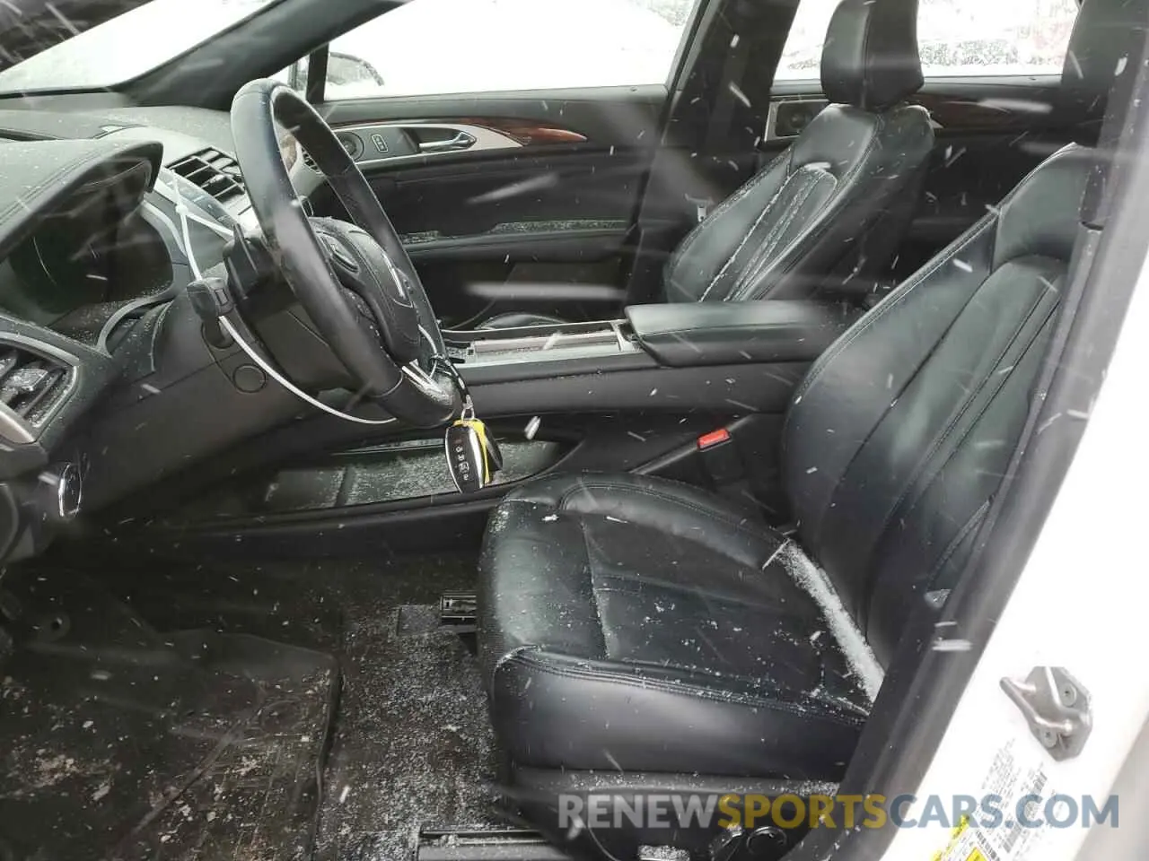 7 Photograph of a damaged car 3LN6L5F99LR603453 LINCOLN MKZ 2020