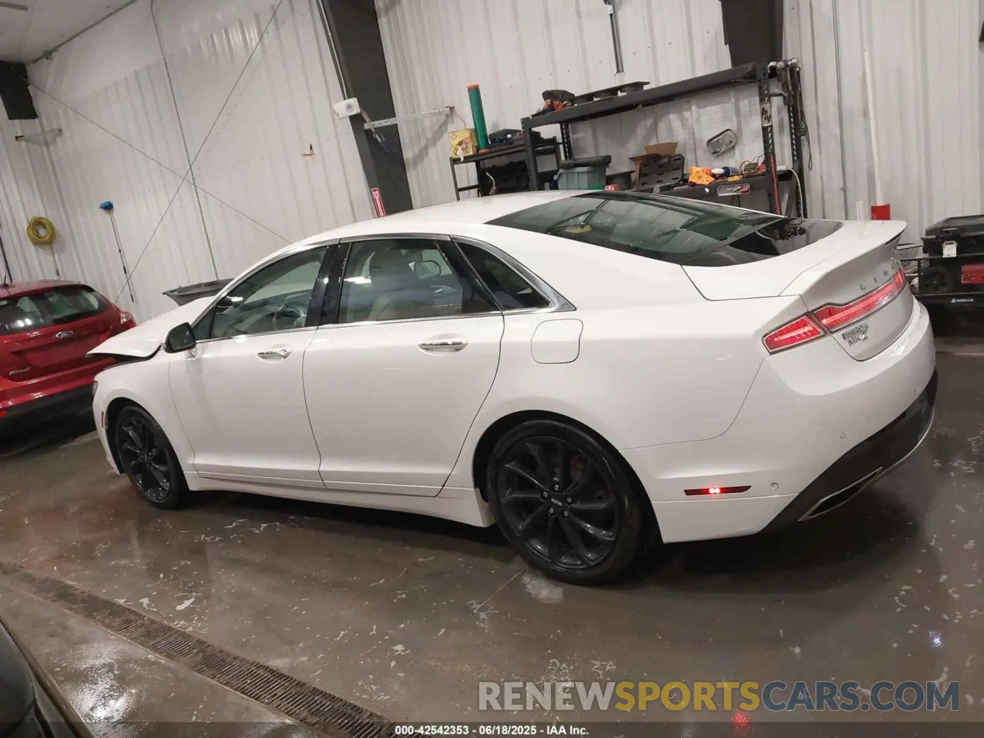 14 Photograph of a damaged car 3LN6L5LU3LR603702 LINCOLN MKZ 2020