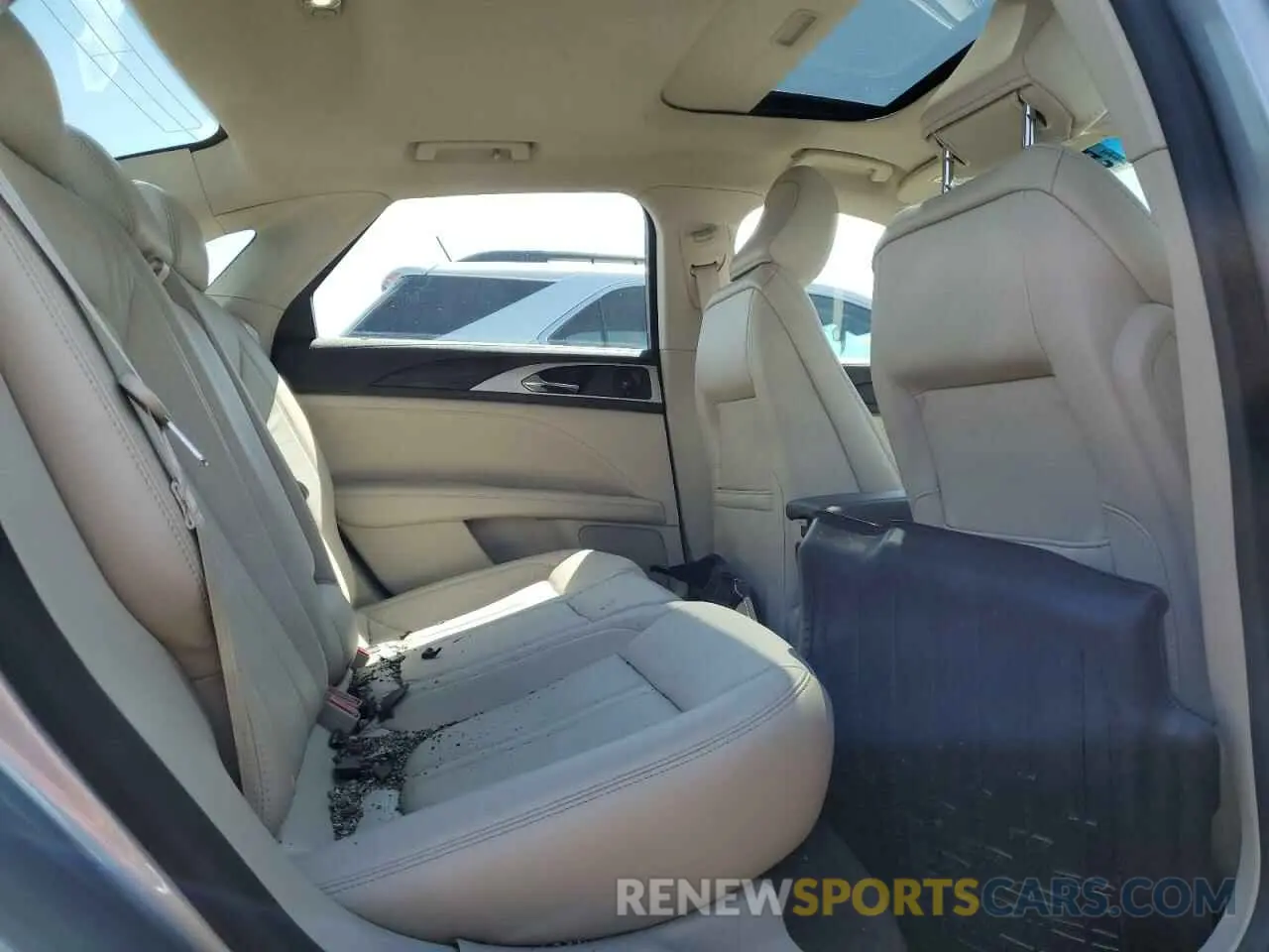 10 Фотография поврежденного автомобиля 3LN6L5LU7LR623127 LINCOLN MKZ 2020