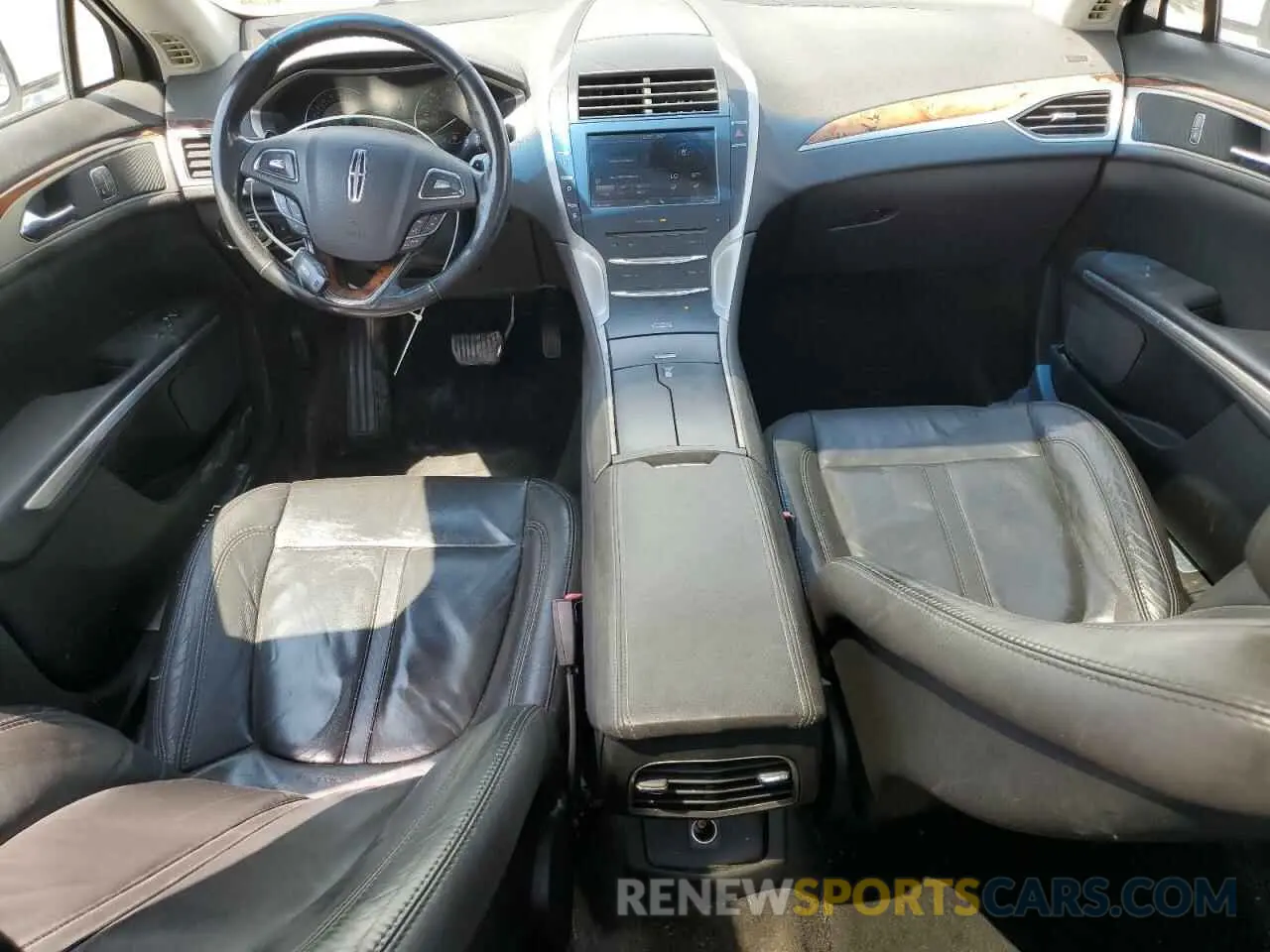 8 Photograph of a damaged car 3LN6L2G99DR819818 LINCOLN MKZ 2024