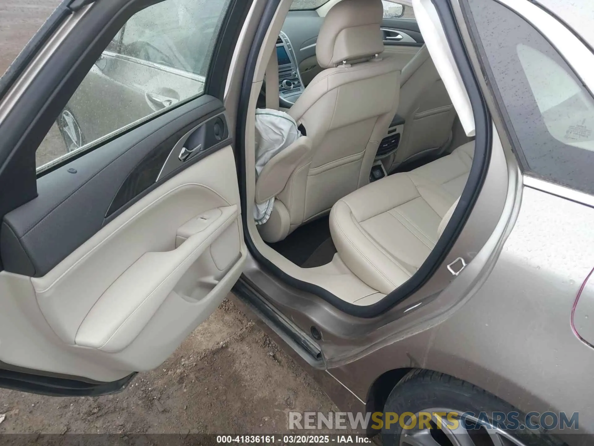 21 Фотография поврежденного автомобиля 3LN6L5LU7KR622008 LINCOLN MKZ HYBRID 2019